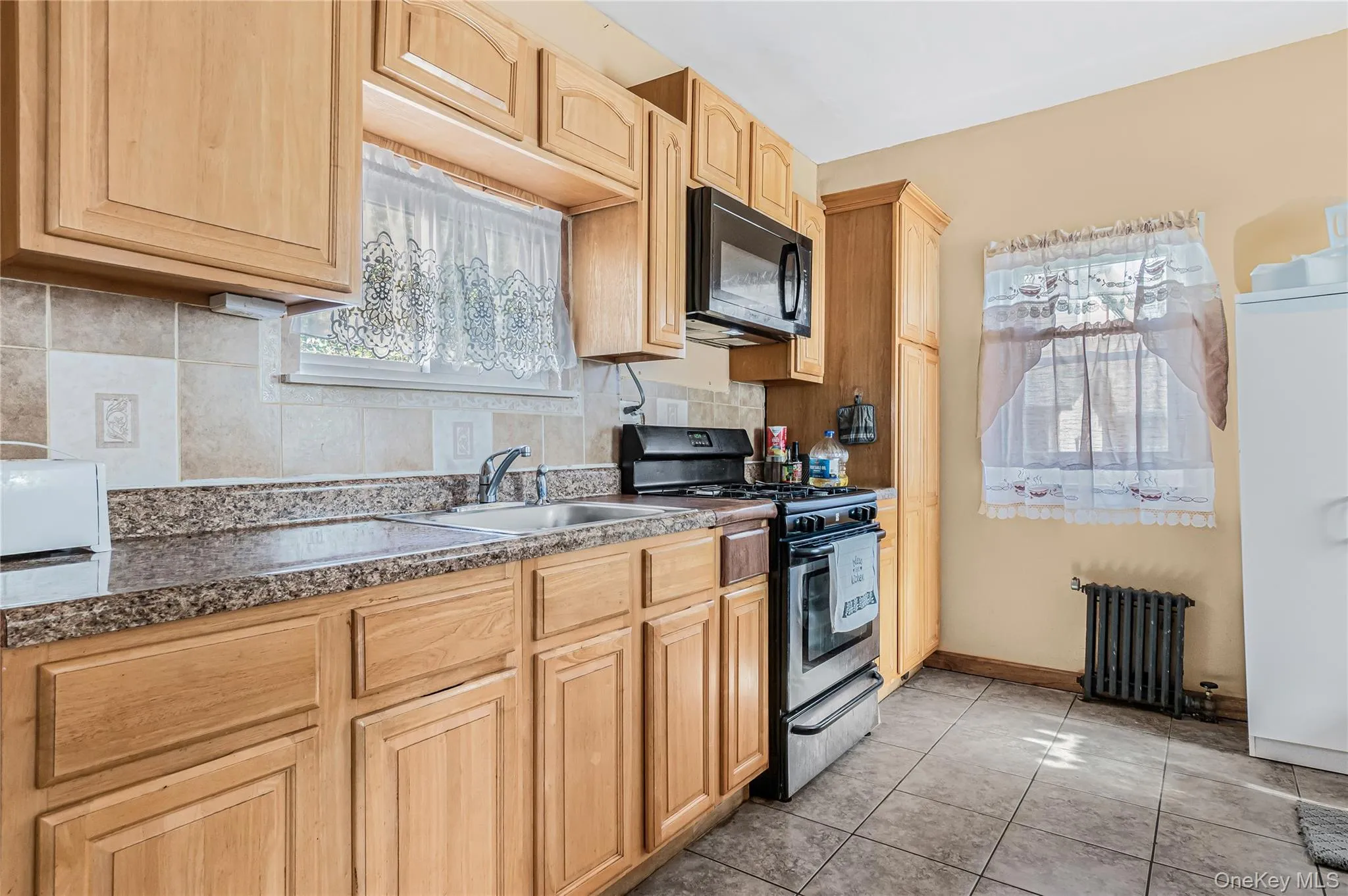 11545 172nd Street, New York, NY, 3 Bedrooms Bedrooms, 8 Rooms Rooms,3 BathroomsBathrooms,Residential,For Rent,172nd,0,1033181 11545 172nd Street, New York, NY, 3 Bedrooms Bedrooms, 8 Rooms Rooms,3 BathroomsBathrooms,Residential,For Rent,172nd,0,1033181