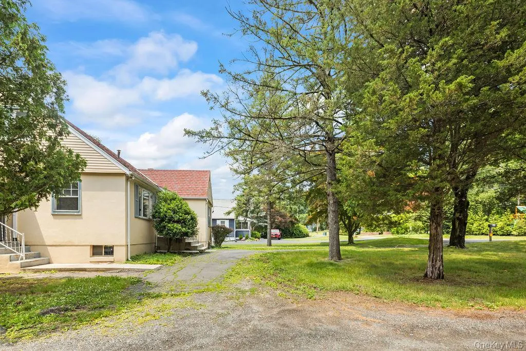 281-283 Old Haverstraw Road, Clarkstown, NY, 3 Bedrooms Bedrooms, 5 Rooms Rooms,2 BathroomsBathrooms,Residential,For Rent,Old Haverstraw,0,1033183 281-283 Old Haverstraw Road, Clarkstown, NY, 3 Bedrooms Bedrooms, 5 Rooms Rooms,2 BathroomsBathrooms,Residential,For Rent,Old Haverstraw,0,1033183