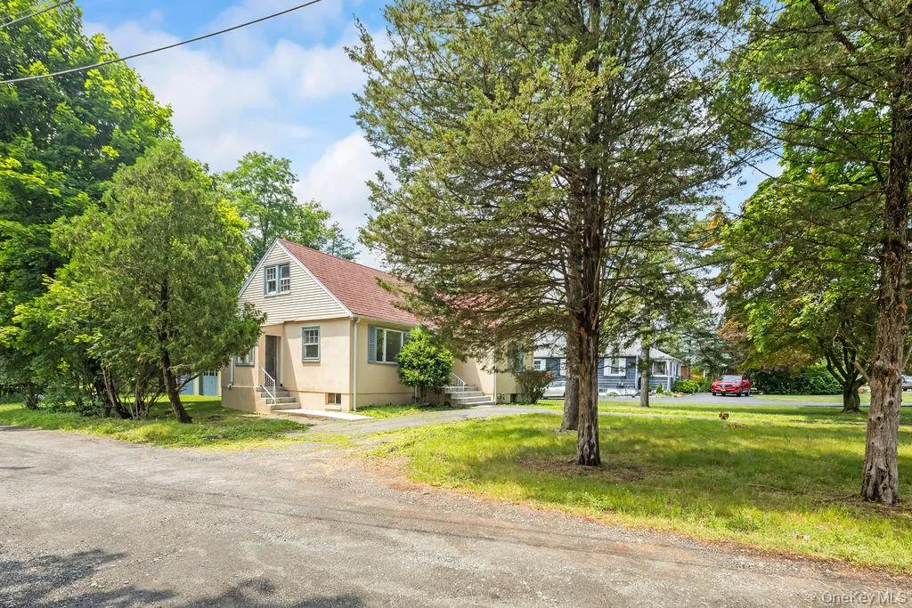 281-283 Old Haverstraw Road, Clarkstown, NY, 3 Bedrooms Bedrooms, 5 Rooms Rooms,2 BathroomsBathrooms,Residential,For Rent,Old Haverstraw,0,1033183 281-283 Old Haverstraw Road, Clarkstown, NY, 3 Bedrooms Bedrooms, 5 Rooms Rooms,2 BathroomsBathrooms,Residential,For Rent,Old Haverstraw,0,1033183