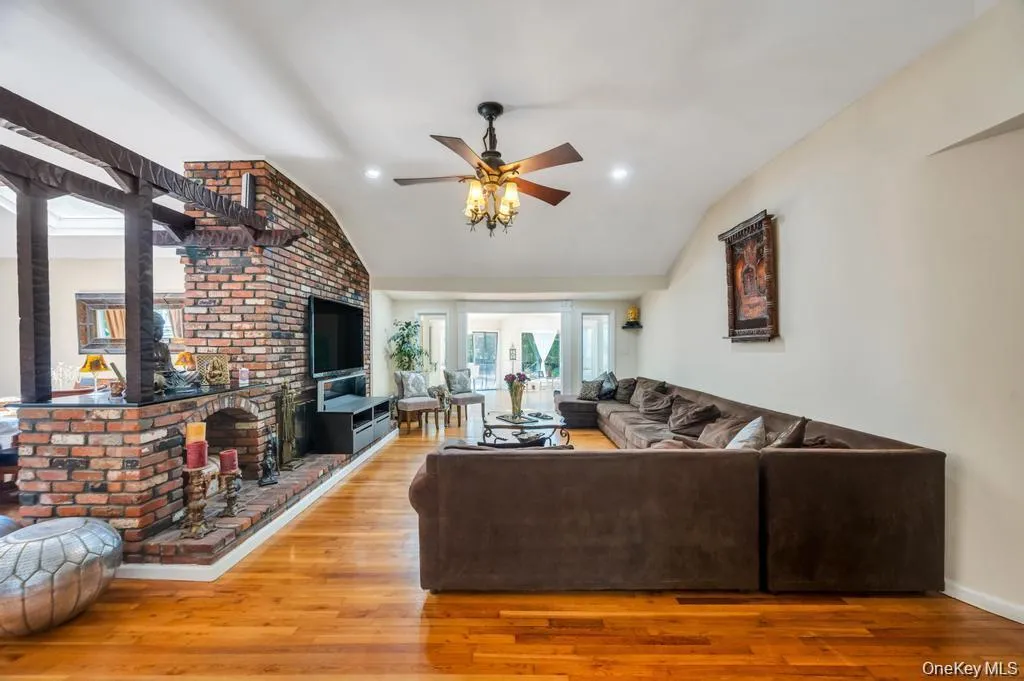 28 Penn Drive, Huntington, NY, 4 Bedrooms Bedrooms, 7 Rooms Rooms,3 BathroomsBathrooms,Residential,For Rent,Penn Drive,0,1033190 28 Penn Drive, Huntington, NY, 4 Bedrooms Bedrooms, 7 Rooms Rooms,3 BathroomsBathrooms,Residential,For Rent,Penn Drive,0,1033190
