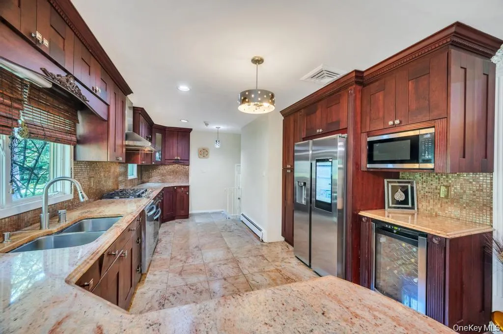 28 Penn Drive, Huntington, NY, 4 Bedrooms Bedrooms, 7 Rooms Rooms,3 BathroomsBathrooms,Residential,For Rent,Penn Drive,0,1033190 28 Penn Drive, Huntington, NY, 4 Bedrooms Bedrooms, 7 Rooms Rooms,3 BathroomsBathrooms,Residential,For Rent,Penn Drive,0,1033190