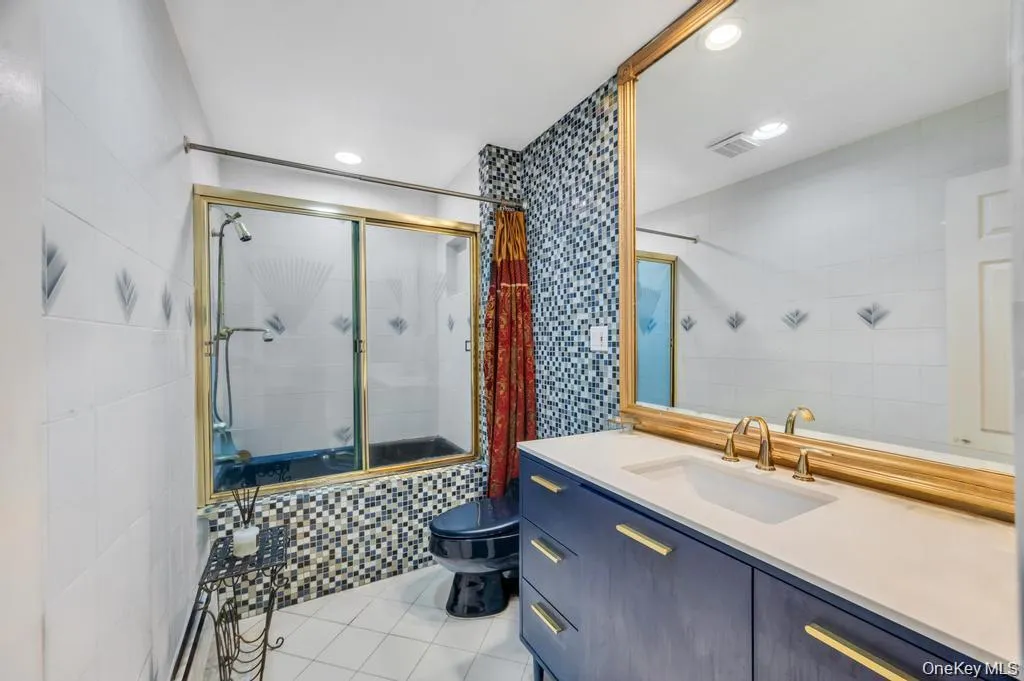 28 Penn Drive, Huntington, NY, 4 Bedrooms Bedrooms, 7 Rooms Rooms,3 BathroomsBathrooms,Residential,For Rent,Penn Drive,0,1033190 28 Penn Drive, Huntington, NY, 4 Bedrooms Bedrooms, 7 Rooms Rooms,3 BathroomsBathrooms,Residential,For Rent,Penn Drive,0,1033190