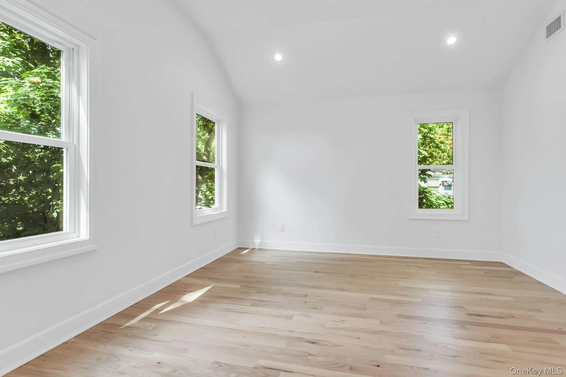 36 Michigan Avenue, Oyster Bay, NY, 5 Bedrooms Bedrooms, 9 Rooms Rooms,3 BathroomsBathrooms,Residential,For Rent,Michigan,0,1033192 36 Michigan Avenue, Oyster Bay, NY, 5 Bedrooms Bedrooms, 9 Rooms Rooms,3 BathroomsBathrooms,Residential,For Rent,Michigan,0,1033192