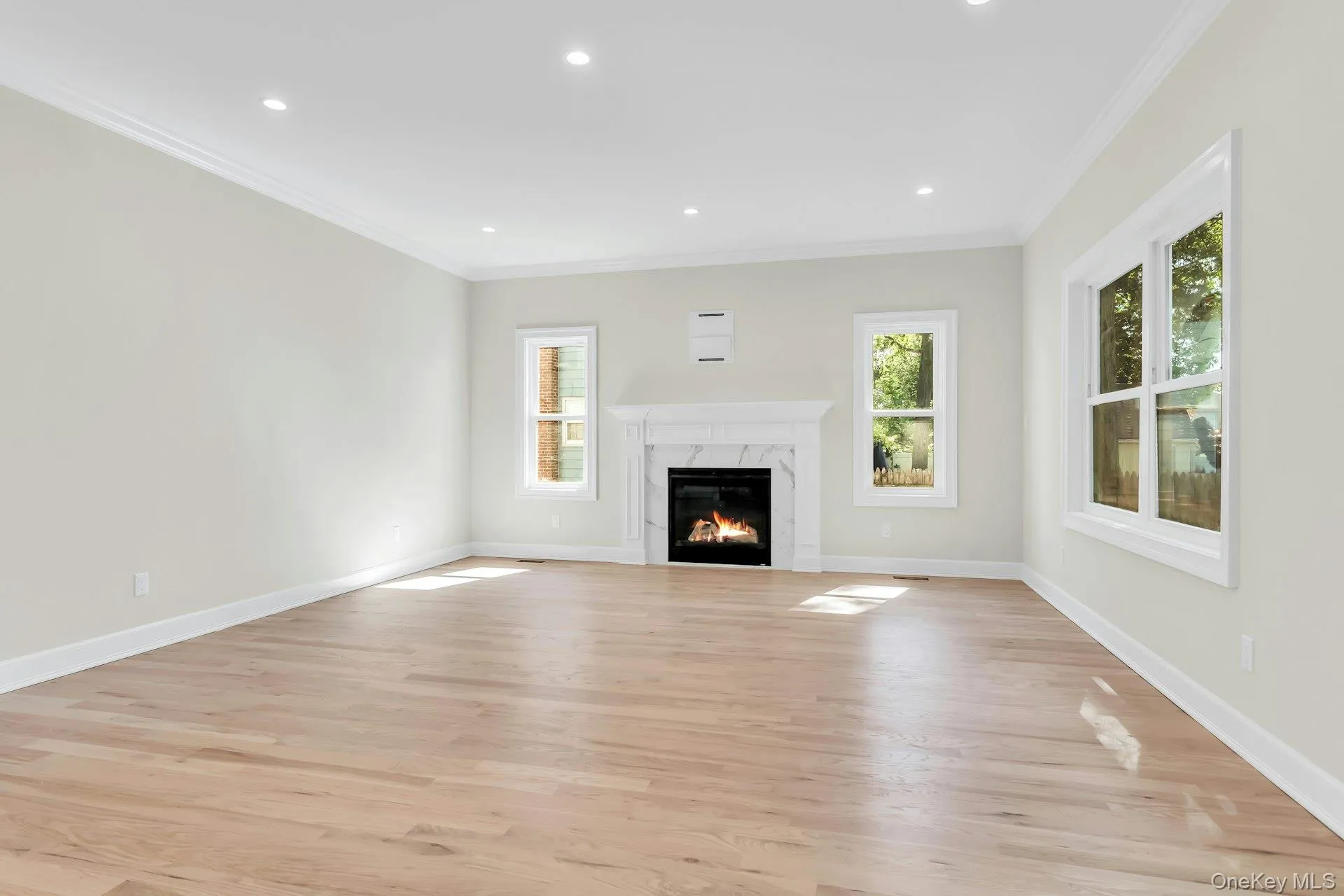 Natural Stained Oak Hrdwood floors Natural Stained Oak Hrdwood floors