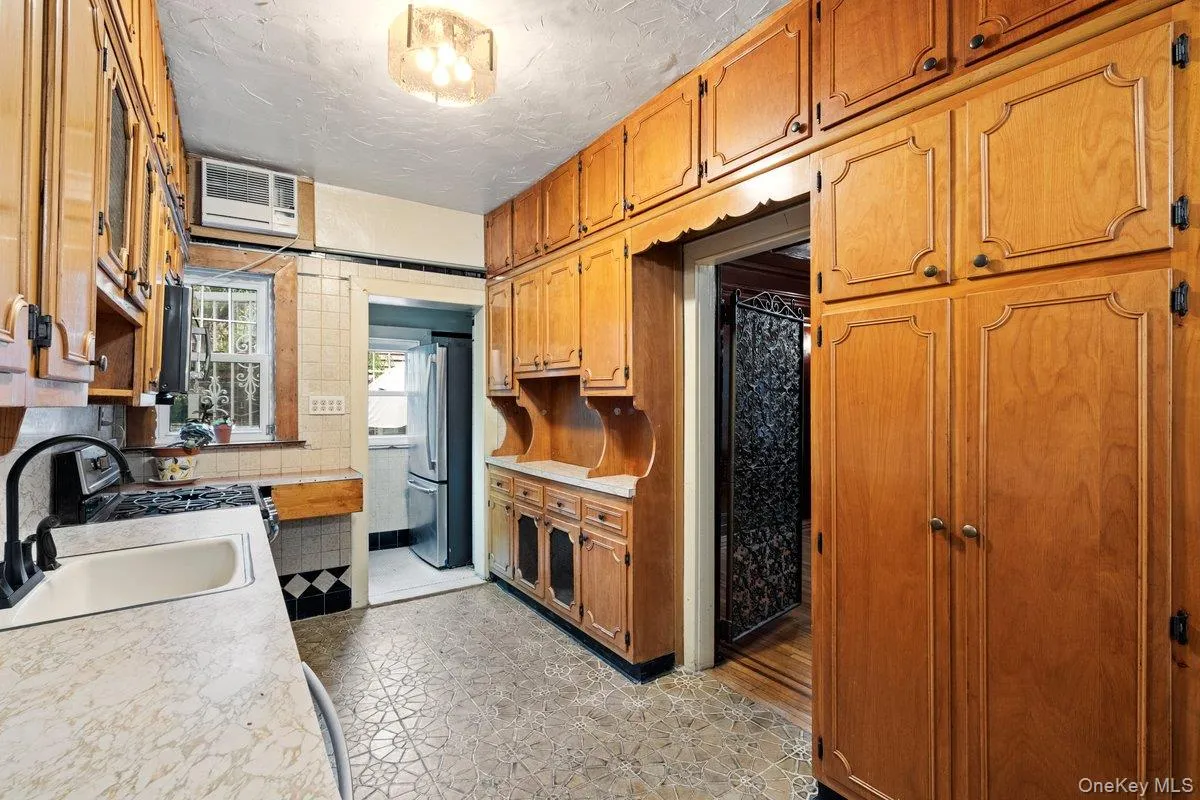 102-02 Ascan Avenue, New York, NY, 4 Bedrooms Bedrooms, 12 Rooms Rooms,3 BathroomsBathrooms,Residential,For Rent,Ascan,0,1033196 102-02 Ascan Avenue, New York, NY, 4 Bedrooms Bedrooms, 12 Rooms Rooms,3 BathroomsBathrooms,Residential,For Rent,Ascan,0,1033196