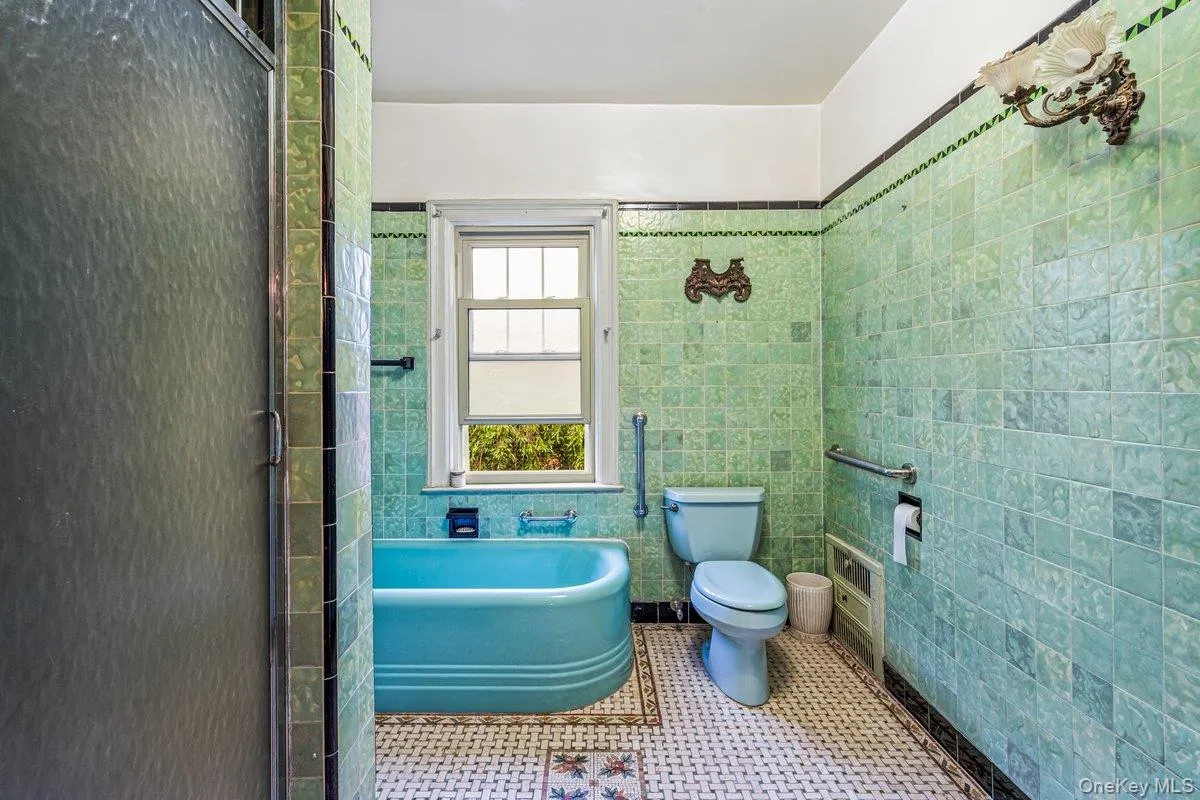 102-02 Ascan Avenue, New York, NY, 4 Bedrooms Bedrooms, 12 Rooms Rooms,3 BathroomsBathrooms,Residential,For Rent,Ascan,0,1033196 102-02 Ascan Avenue, New York, NY, 4 Bedrooms Bedrooms, 12 Rooms Rooms,3 BathroomsBathrooms,Residential,For Rent,Ascan,0,1033196