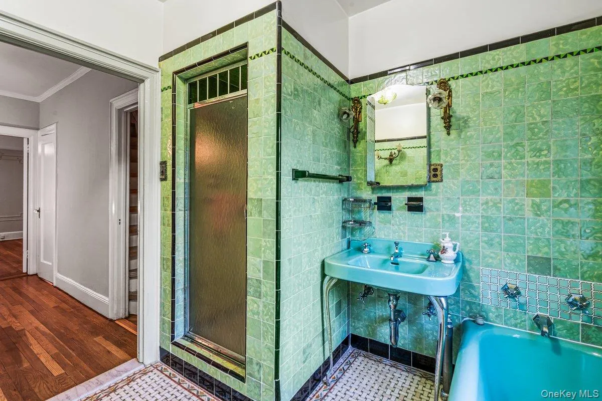 102-02 Ascan Avenue, New York, NY, 4 Bedrooms Bedrooms, 12 Rooms Rooms,3 BathroomsBathrooms,Residential,For Rent,Ascan,0,1033196 102-02 Ascan Avenue, New York, NY, 4 Bedrooms Bedrooms, 12 Rooms Rooms,3 BathroomsBathrooms,Residential,For Rent,Ascan,0,1033196