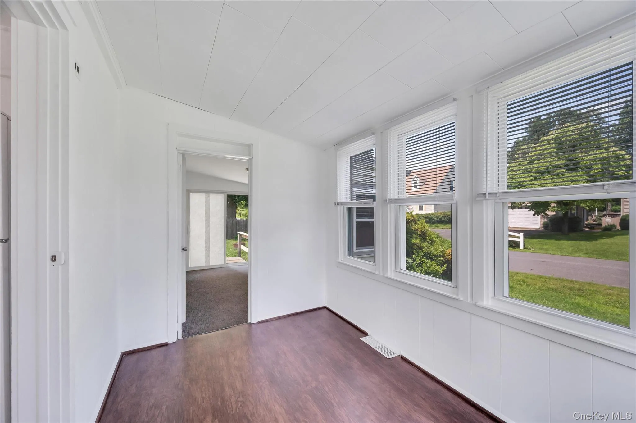 34 Shore Drive, Livingston, NY, 2 Bedrooms Bedrooms, 4 Rooms Rooms,1 BathroomBathrooms,Residential,For Rent,Shore,0,1033202 34 Shore Drive, Livingston, NY, 2 Bedrooms Bedrooms, 4 Rooms Rooms,1 BathroomBathrooms,Residential,For Rent,Shore,0,1033202