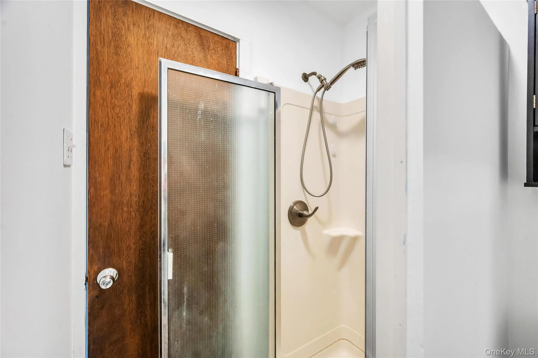 34 Shore Drive, Livingston, NY, 2 Bedrooms Bedrooms, 4 Rooms Rooms,1 BathroomBathrooms,Residential,For Rent,Shore,0,1033202 34 Shore Drive, Livingston, NY, 2 Bedrooms Bedrooms, 4 Rooms Rooms,1 BathroomBathrooms,Residential,For Rent,Shore,0,1033202