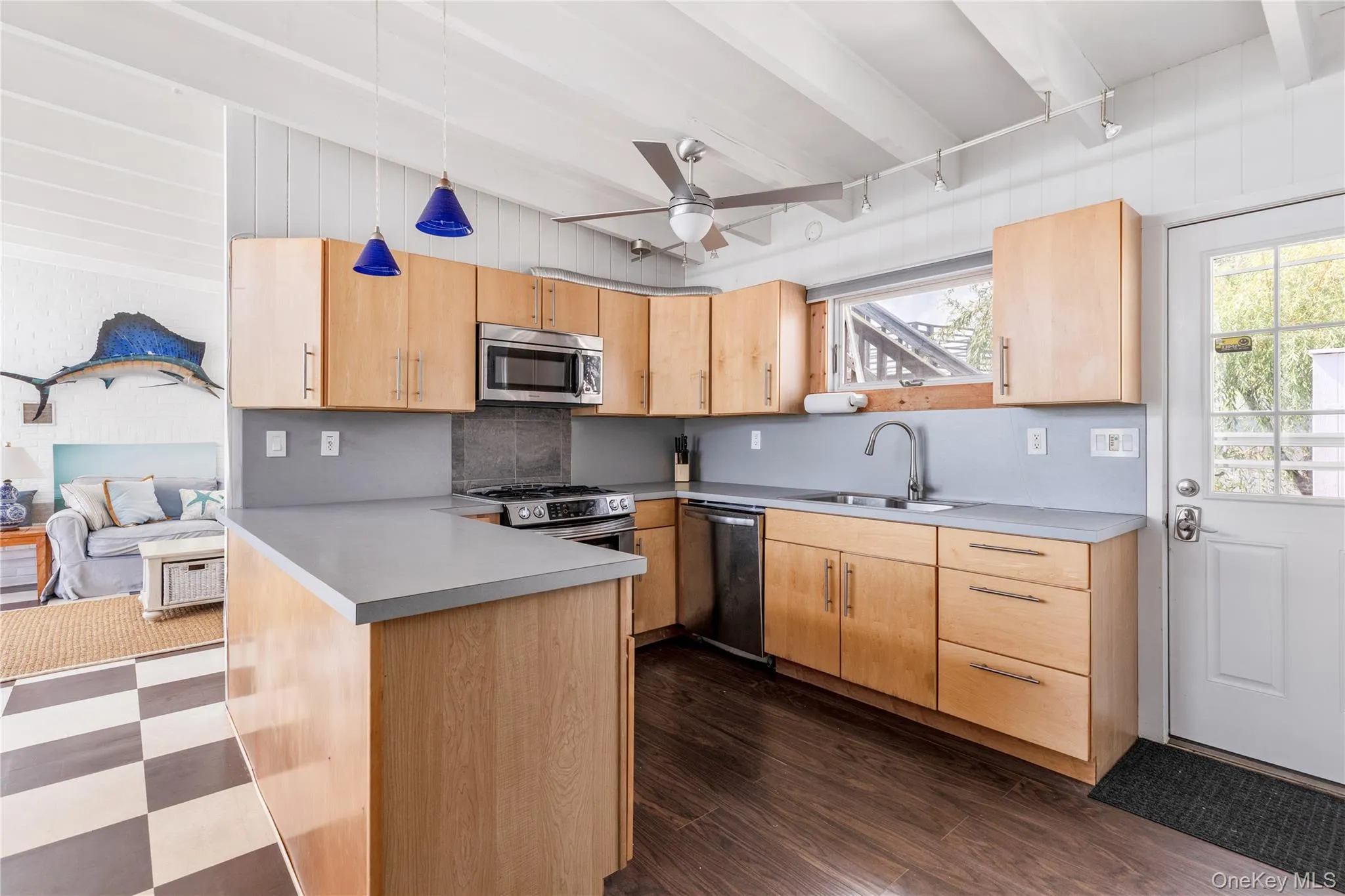59 Laurel Avenue, Islip, NY, 4 Bedrooms Bedrooms, 7 Rooms Rooms,2 BathroomsBathrooms,Residential,For Rent,Laurel,0,1033203 59 Laurel Avenue, Islip, NY, 4 Bedrooms Bedrooms, 7 Rooms Rooms,2 BathroomsBathrooms,Residential,For Rent,Laurel,0,1033203