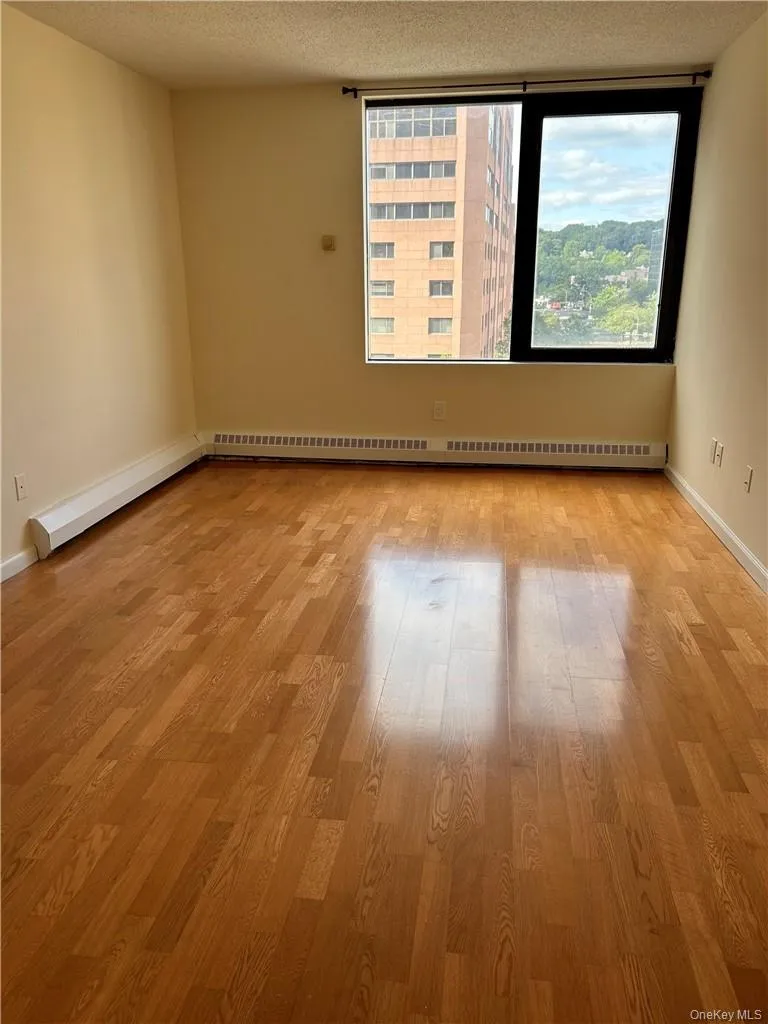 4 Martine Avenue, White Plains, NY, 2 Bedrooms Bedrooms, 4 Rooms Rooms,2 BathroomsBathrooms,Residential Lease,For Rent,Martine,0,1033206 4 Martine Avenue, White Plains, NY, 2 Bedrooms Bedrooms, 4 Rooms Rooms,2 BathroomsBathrooms,Residential Lease,For Rent,Martine,0,1033206