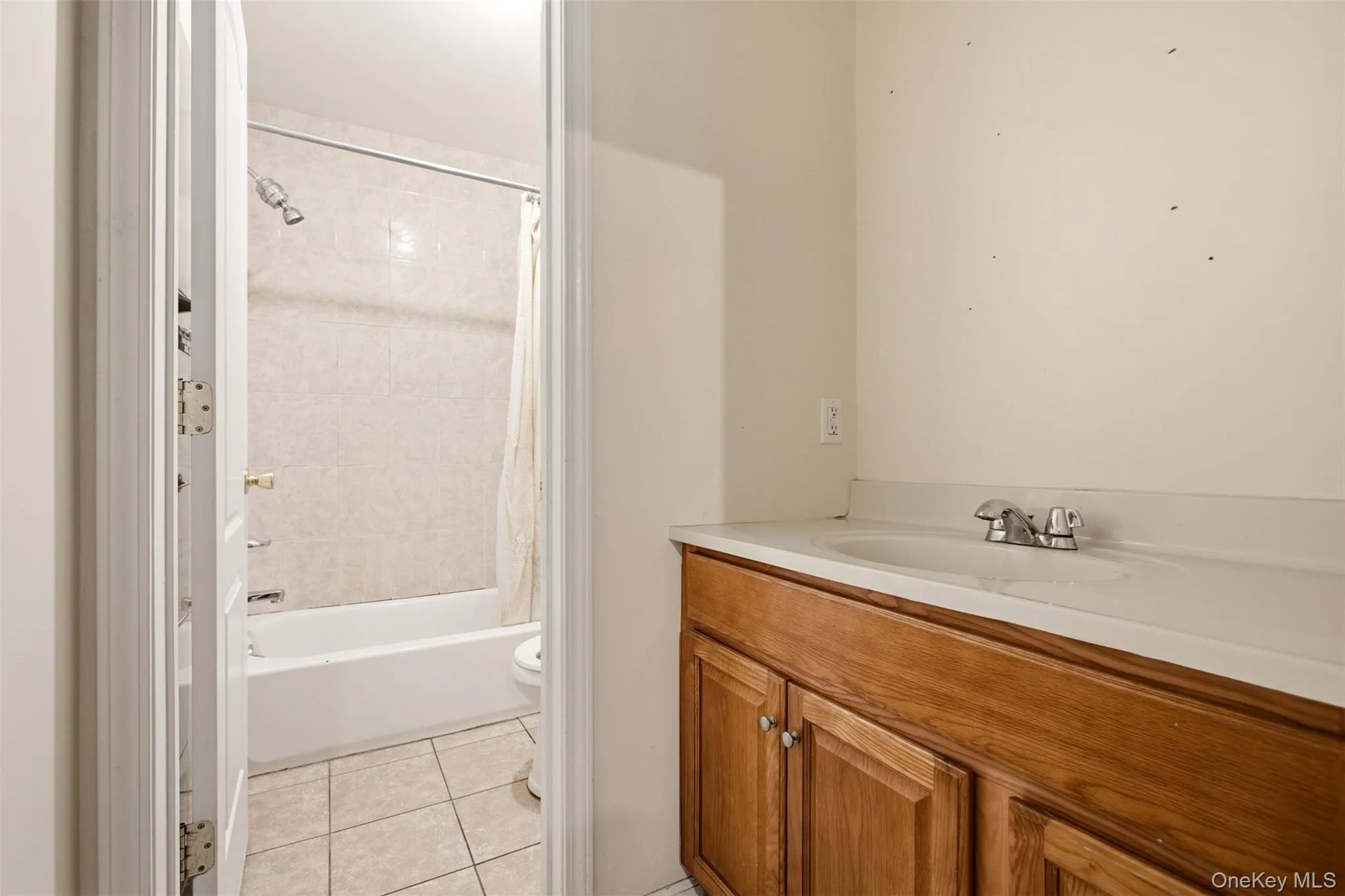 16 Elm Street, Ramapo, NY, 4 Bedrooms Bedrooms, 9 Rooms Rooms,2 BathroomsBathrooms,Residential,For Rent,Elm,0,1033208 16 Elm Street, Ramapo, NY, 4 Bedrooms Bedrooms, 9 Rooms Rooms,2 BathroomsBathrooms,Residential,For Rent,Elm,0,1033208