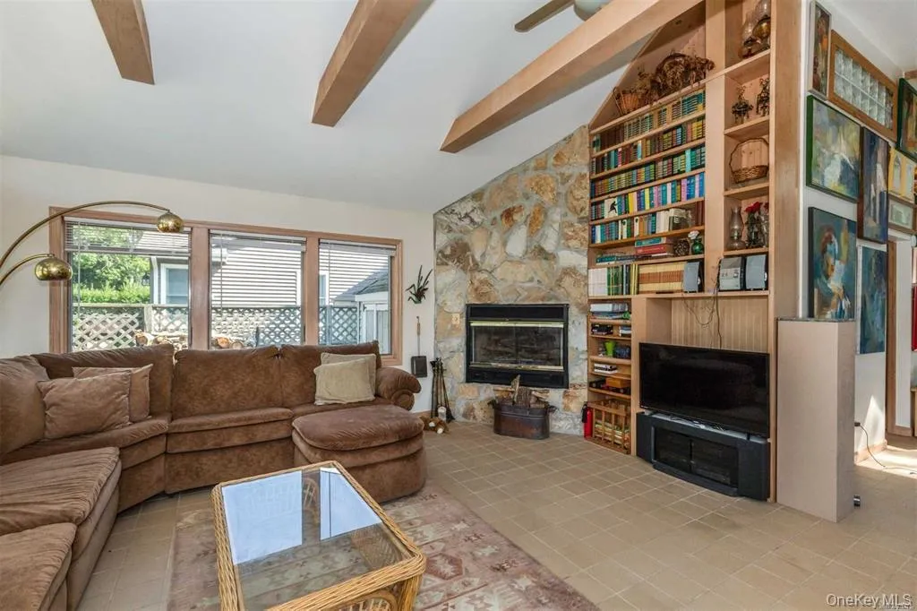 18 Tarpon Road, Southampton, NY, 4 Bedrooms Bedrooms, 11 Rooms Rooms,3 BathroomsBathrooms,Residential Lease,For Rent,Tarpon,0,1033209 18 Tarpon Road, Southampton, NY, 4 Bedrooms Bedrooms, 11 Rooms Rooms,3 BathroomsBathrooms,Residential Lease,For Rent,Tarpon,0,1033209