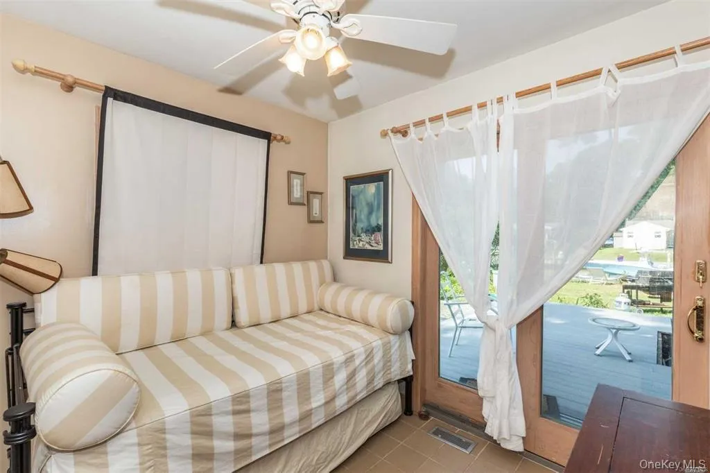 18 Tarpon Road, Southampton, NY, 4 Bedrooms Bedrooms, 11 Rooms Rooms,3 BathroomsBathrooms,Residential Lease,For Rent,Tarpon,0,1033209 18 Tarpon Road, Southampton, NY, 4 Bedrooms Bedrooms, 11 Rooms Rooms,3 BathroomsBathrooms,Residential Lease,For Rent,Tarpon,0,1033209