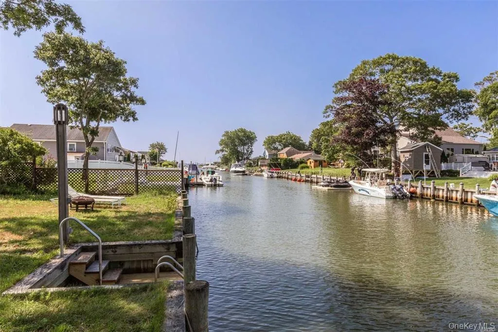 18 Tarpon Road, Southampton, NY, 4 Bedrooms Bedrooms, 11 Rooms Rooms,3 BathroomsBathrooms,Residential Lease,For Rent,Tarpon,0,1033209 18 Tarpon Road, Southampton, NY, 4 Bedrooms Bedrooms, 11 Rooms Rooms,3 BathroomsBathrooms,Residential Lease,For Rent,Tarpon,0,1033209