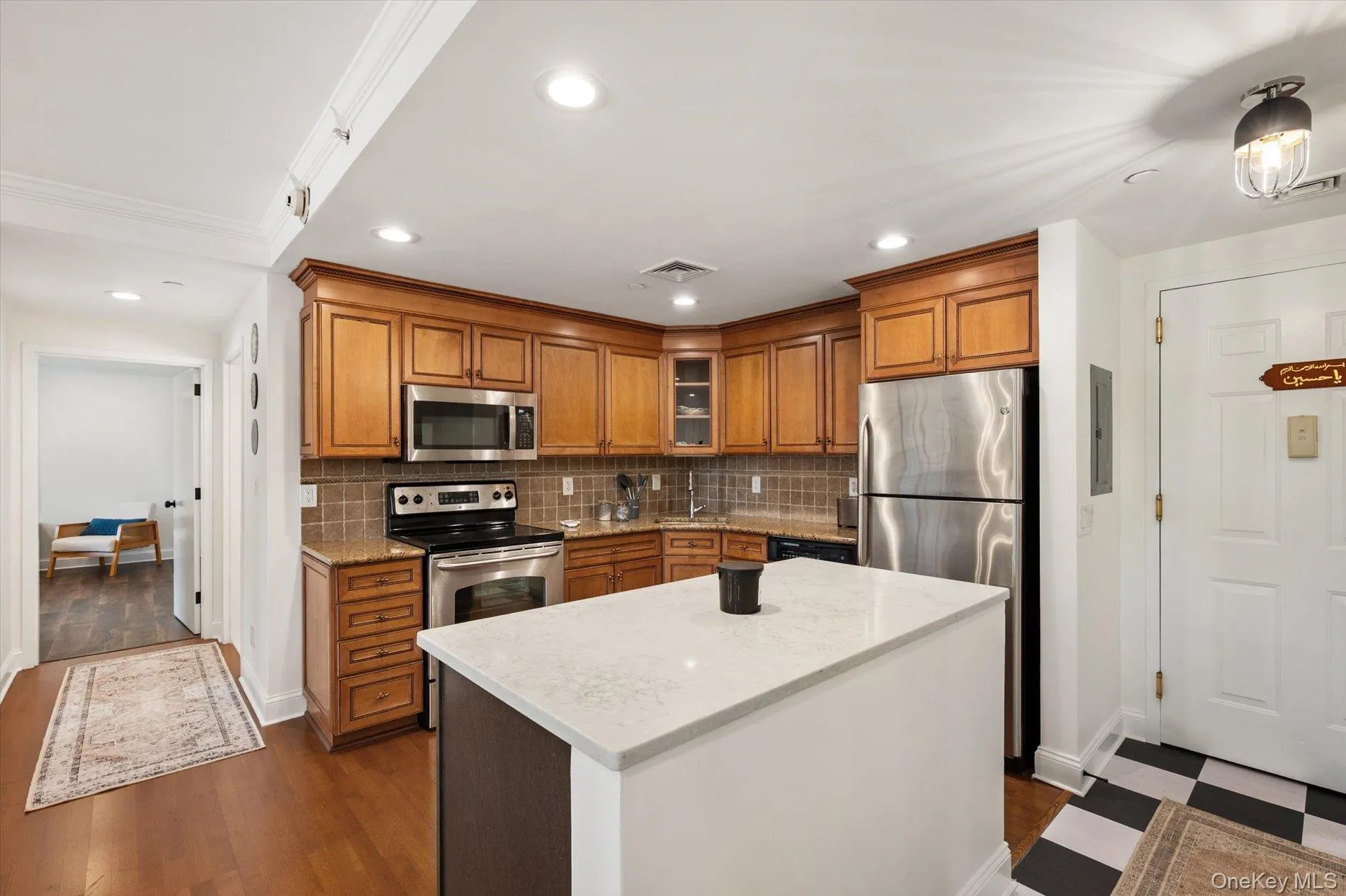 242 Maple Avenue, North Hempstead, NY, 5 Bedrooms Bedrooms, 5 Rooms Rooms,2 BathroomsBathrooms,Residential Lease,For Rent,Maple,0,1033210 242 Maple Avenue, North Hempstead, NY, 5 Bedrooms Bedrooms, 5 Rooms Rooms,2 BathroomsBathrooms,Residential Lease,For Rent,Maple,0,1033210