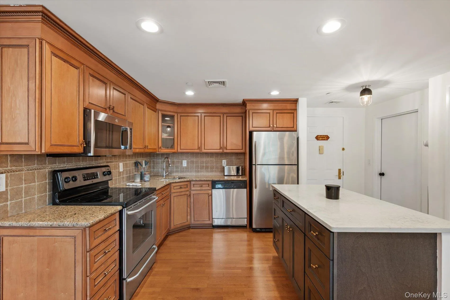 242 Maple Avenue, North Hempstead, NY, 5 Bedrooms Bedrooms, 5 Rooms Rooms,2 BathroomsBathrooms,Residential Lease,For Rent,Maple,0,1033210 242 Maple Avenue, North Hempstead, NY, 5 Bedrooms Bedrooms, 5 Rooms Rooms,2 BathroomsBathrooms,Residential Lease,For Rent,Maple,0,1033210