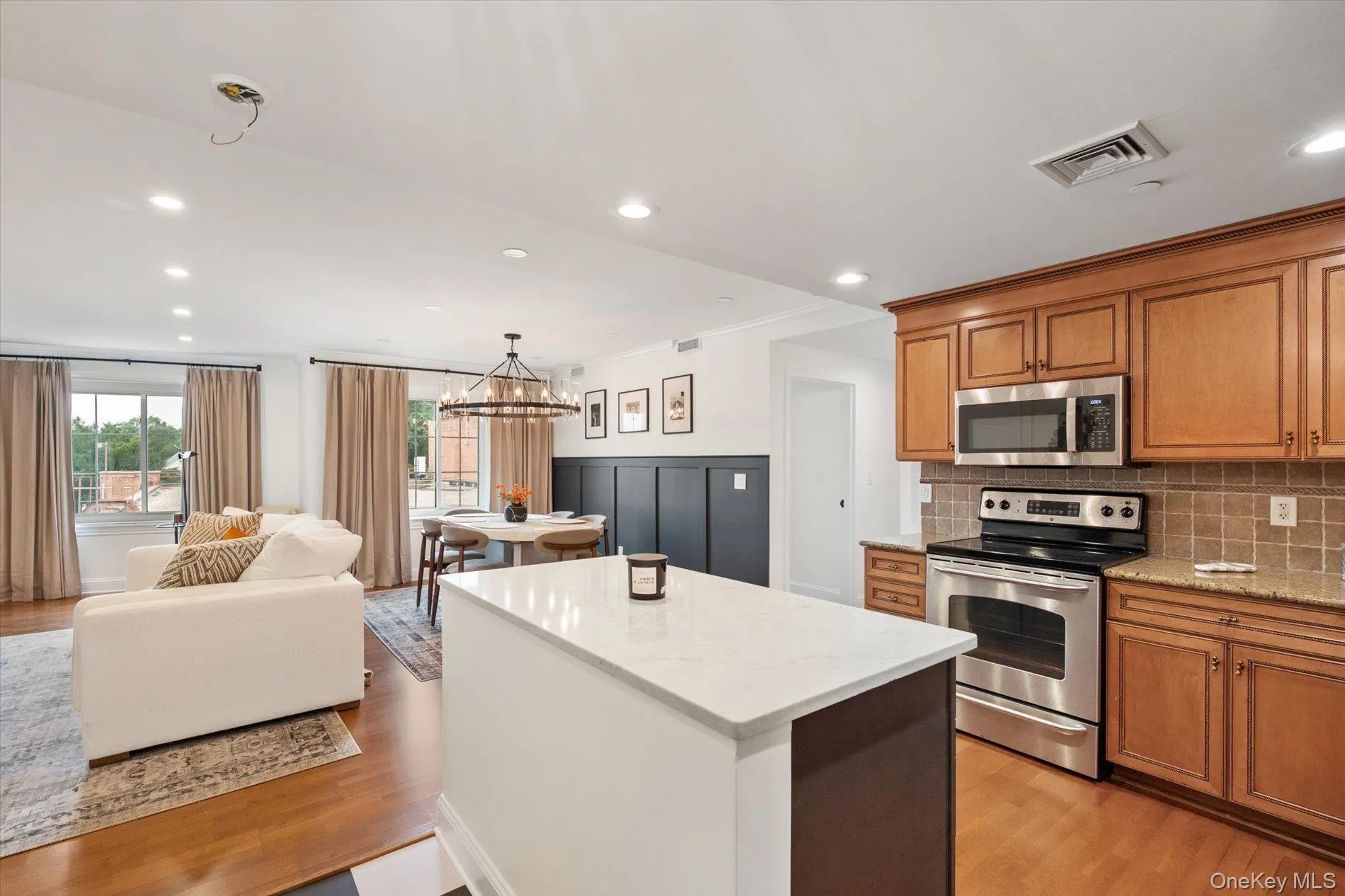 242 Maple Avenue, North Hempstead, NY, 5 Bedrooms Bedrooms, 5 Rooms Rooms,2 BathroomsBathrooms,Residential Lease,For Rent,Maple,0,1033210 242 Maple Avenue, North Hempstead, NY, 5 Bedrooms Bedrooms, 5 Rooms Rooms,2 BathroomsBathrooms,Residential Lease,For Rent,Maple,0,1033210