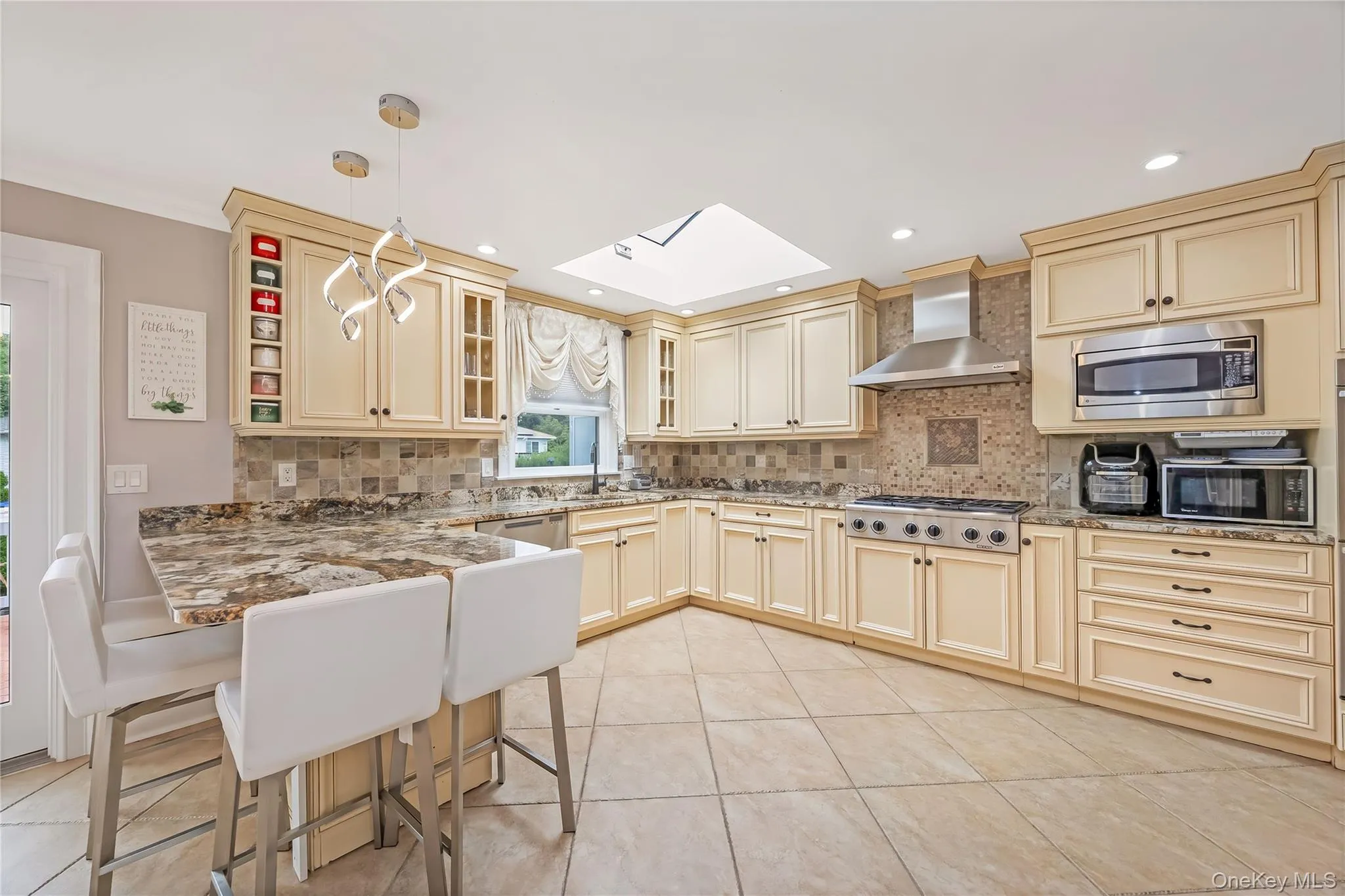 17 Lincoln Avenue, Oyster Bay, NY, 4 Bedrooms Bedrooms, 12 Rooms Rooms,3 BathroomsBathrooms,Residential,For Rent,Lincoln,0,1033212 17 Lincoln Avenue, Oyster Bay, NY, 4 Bedrooms Bedrooms, 12 Rooms Rooms,3 BathroomsBathrooms,Residential,For Rent,Lincoln,0,1033212