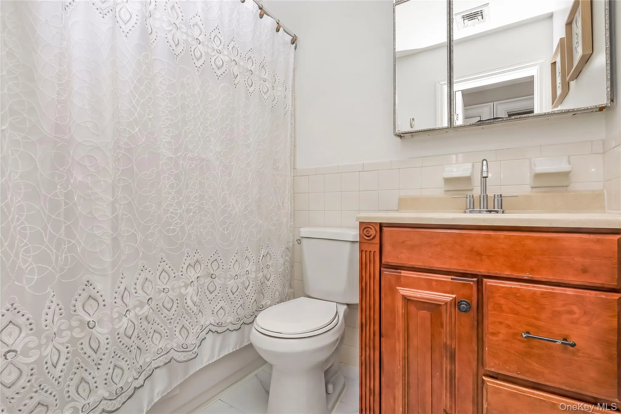17 Lincoln Avenue, Oyster Bay, NY, 4 Bedrooms Bedrooms, 12 Rooms Rooms,3 BathroomsBathrooms,Residential,For Rent,Lincoln,0,1033212 17 Lincoln Avenue, Oyster Bay, NY, 4 Bedrooms Bedrooms, 12 Rooms Rooms,3 BathroomsBathrooms,Residential,For Rent,Lincoln,0,1033212