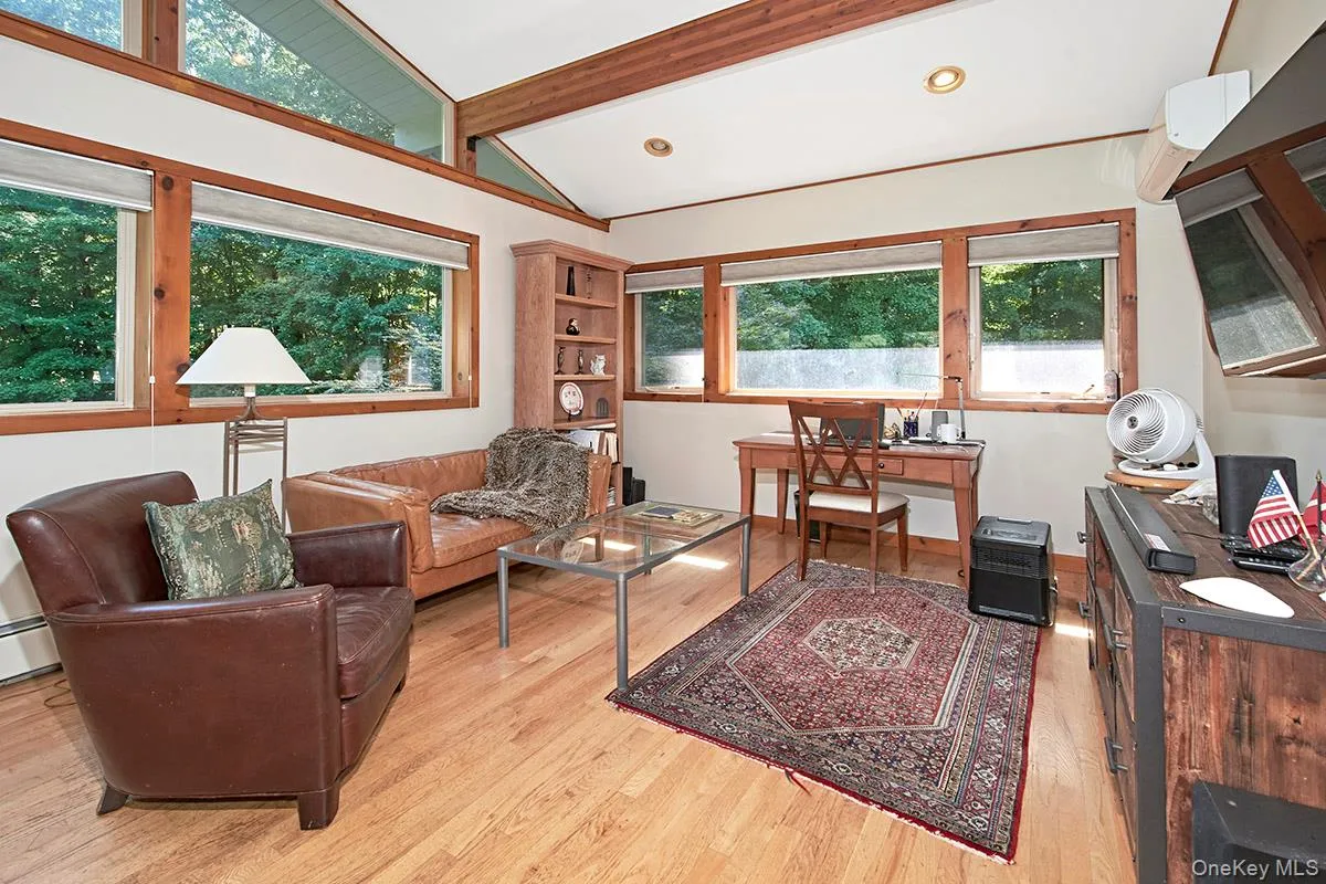 Sitting area with the great windows again. Sitting area with the great windows again.