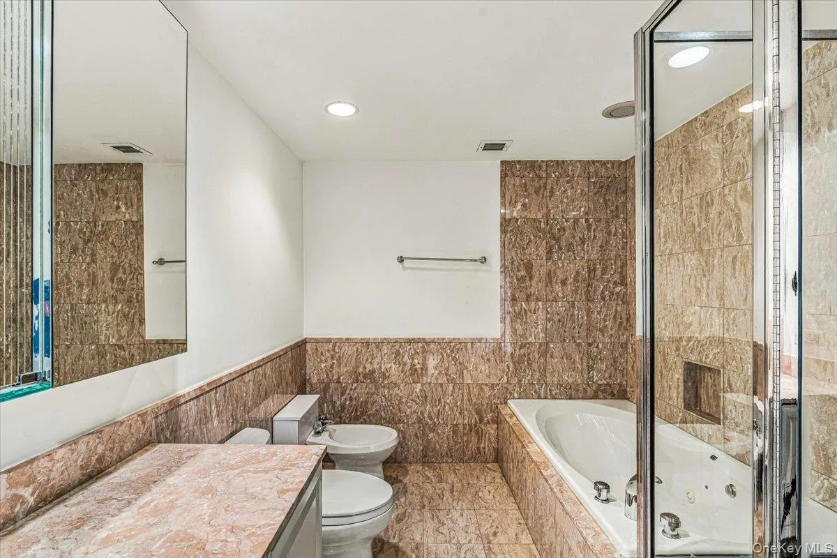 100 Hilton Avenue, Hempstead, NY, 1 Bedroom Bedrooms, 4 Room Rooms,1 BathroomBathrooms,Residential Lease,For Rent,Hilton,0,1033220 100 Hilton Avenue, Hempstead, NY, 1 Bedroom Bedrooms, 4 Room Rooms,1 BathroomBathrooms,Residential Lease,For Rent,Hilton,0,1033220