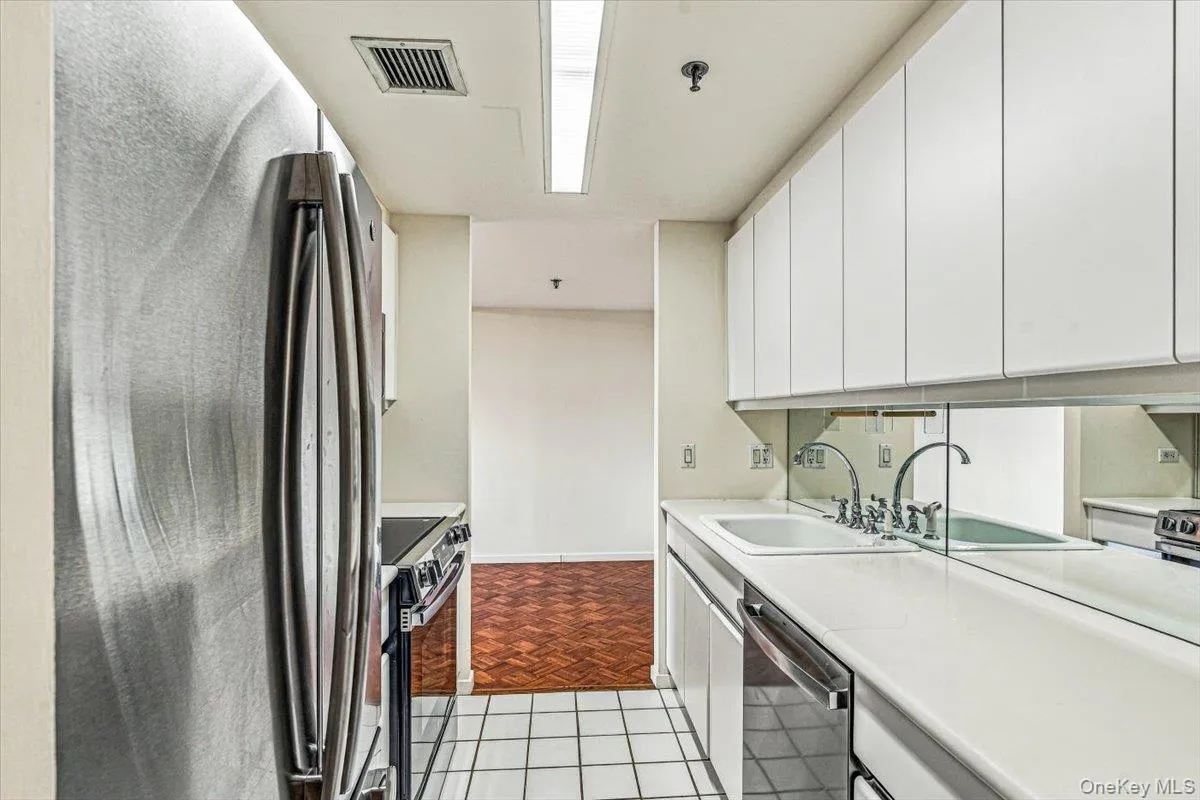 100 Hilton Avenue, Hempstead, NY, 1 Bedroom Bedrooms, 4 Room Rooms,1 BathroomBathrooms,Residential Lease,For Rent,Hilton,0,1033220 100 Hilton Avenue, Hempstead, NY, 1 Bedroom Bedrooms, 4 Room Rooms,1 BathroomBathrooms,Residential Lease,For Rent,Hilton,0,1033220