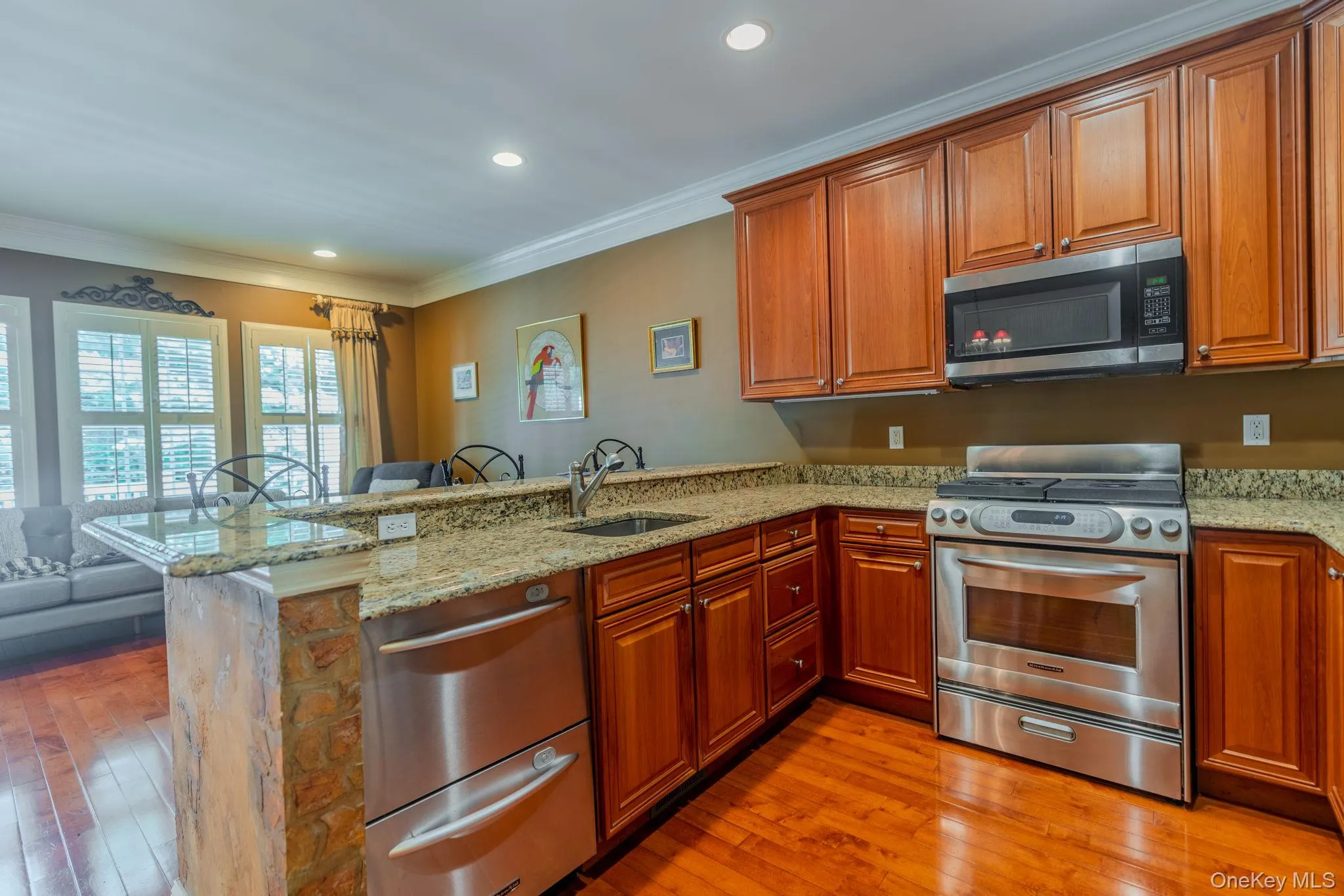 Granite Countertops & SS Appliances Granite Countertops & SS Appliances