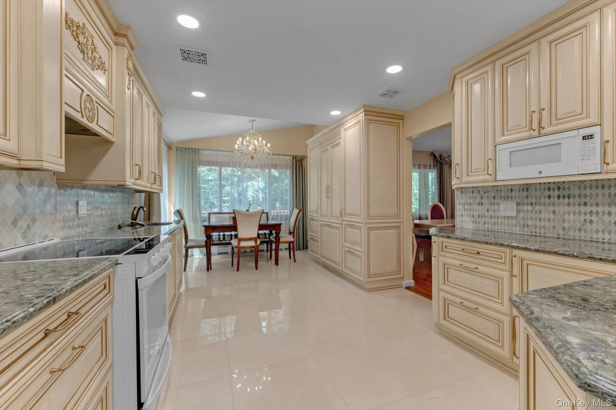 State-of-the-art kitchen remodeled in 2019 with premium Italian cabinetry, Italian tile and German hardware State-of-the-art kitchen remodeled in 2019 with premium Italian cabinetry, Italian tile and German hardware