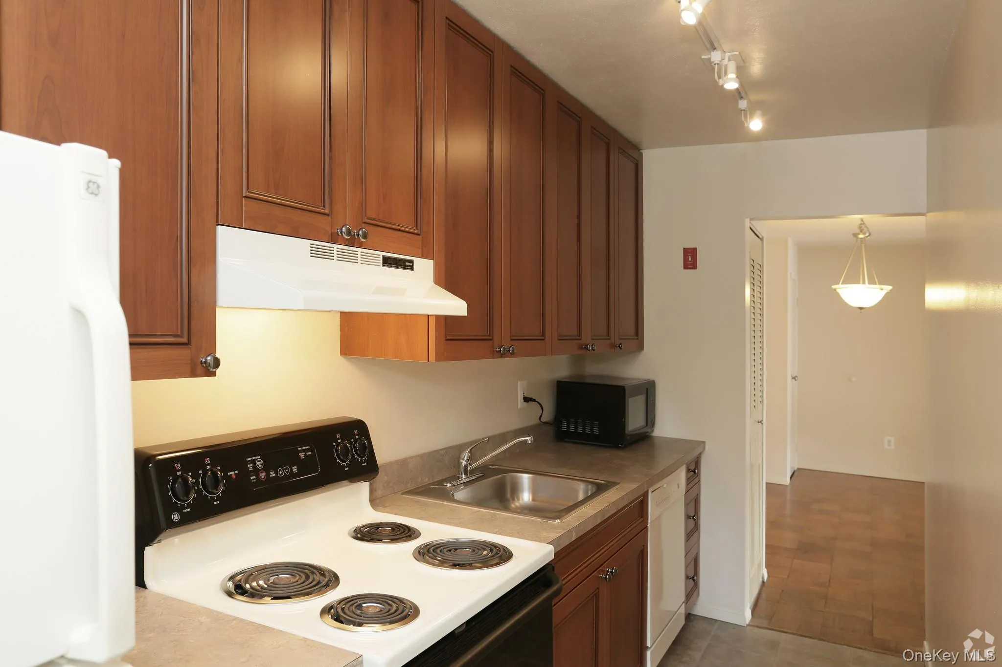 44 Route 25 A, Smithtown, NY, 2 Bedrooms Bedrooms, 5 Rooms Rooms,2 BathroomsBathrooms,Residential Lease,For Rent,Route 25 A,0,1033226 44 Route 25 A, Smithtown, NY, 2 Bedrooms Bedrooms, 5 Rooms Rooms,2 BathroomsBathrooms,Residential Lease,For Rent,Route 25 A,0,1033226