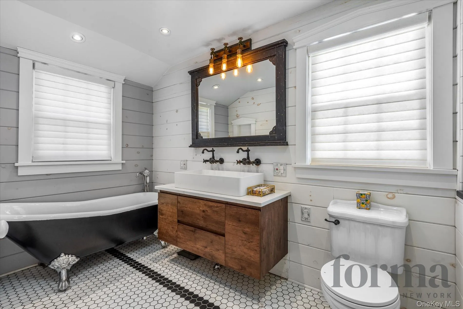 5022 Overbrook Street, New York, NY, 3 Bedrooms Bedrooms, 8 Rooms Rooms,2 BathroomsBathrooms,Residential,For Rent,Overbrook,0,1033227 5022 Overbrook Street, New York, NY, 3 Bedrooms Bedrooms, 8 Rooms Rooms,2 BathroomsBathrooms,Residential,For Rent,Overbrook,0,1033227