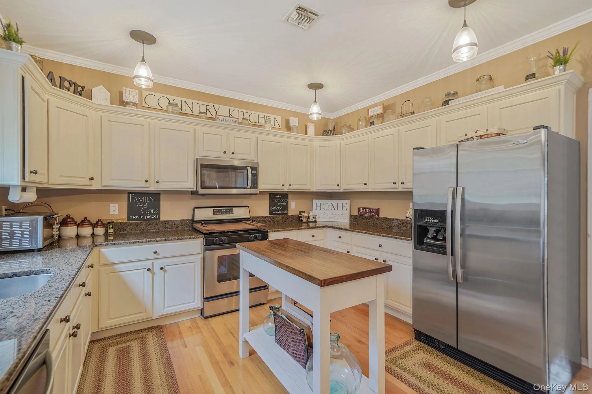 52 Shady View Crossing, Brookhaven, NY, 4 Bedrooms Bedrooms, 8 Rooms Rooms,2 BathroomsBathrooms,Residential,For Rent,Shady View,0,1033231 52 Shady View Crossing, Brookhaven, NY, 4 Bedrooms Bedrooms, 8 Rooms Rooms,2 BathroomsBathrooms,Residential,For Rent,Shady View,0,1033231