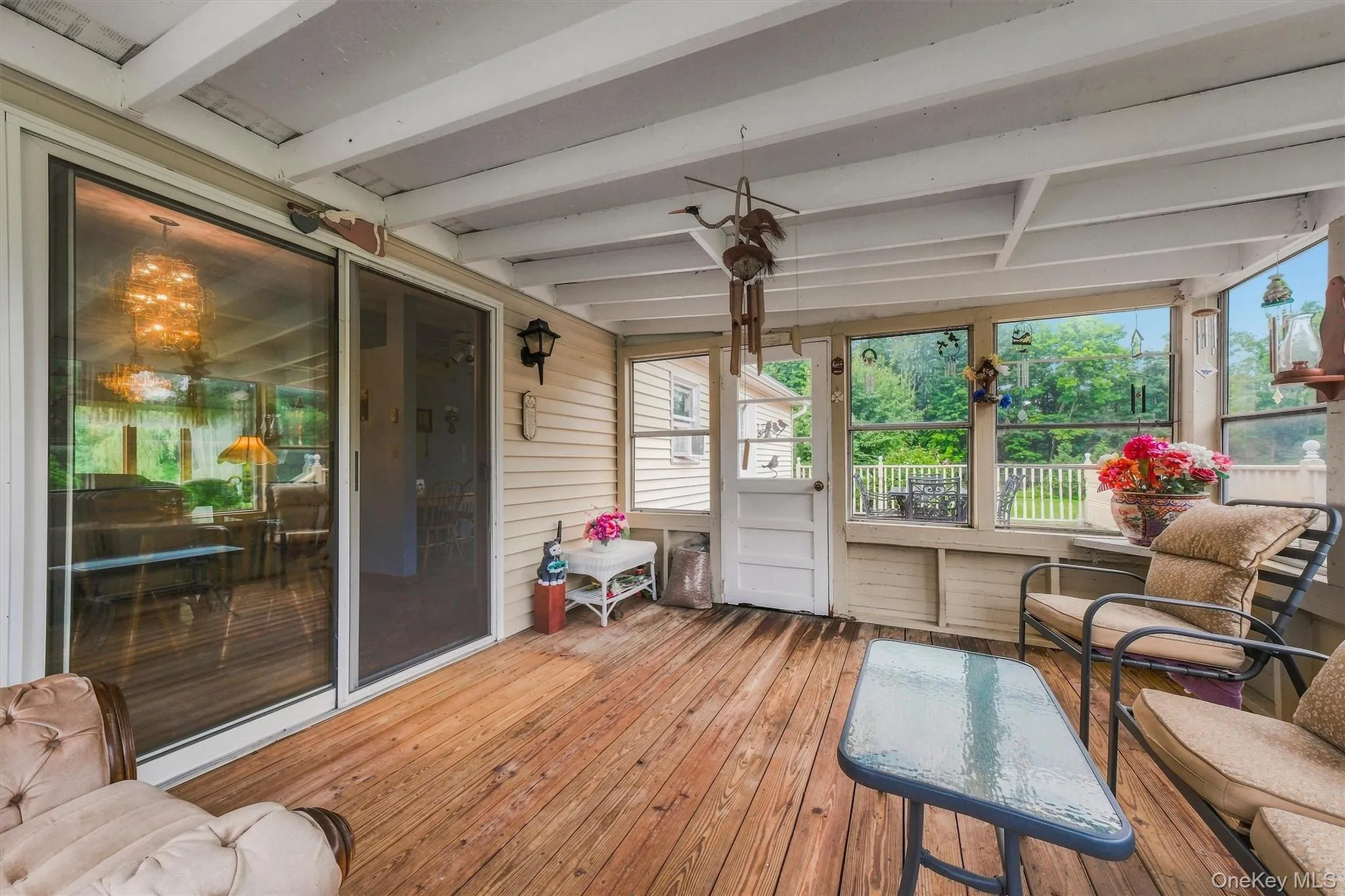 Screened in porch Screened in porch