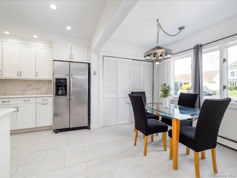 Eat-in, Windowed Kitchen. Eat-in, Windowed Kitchen.