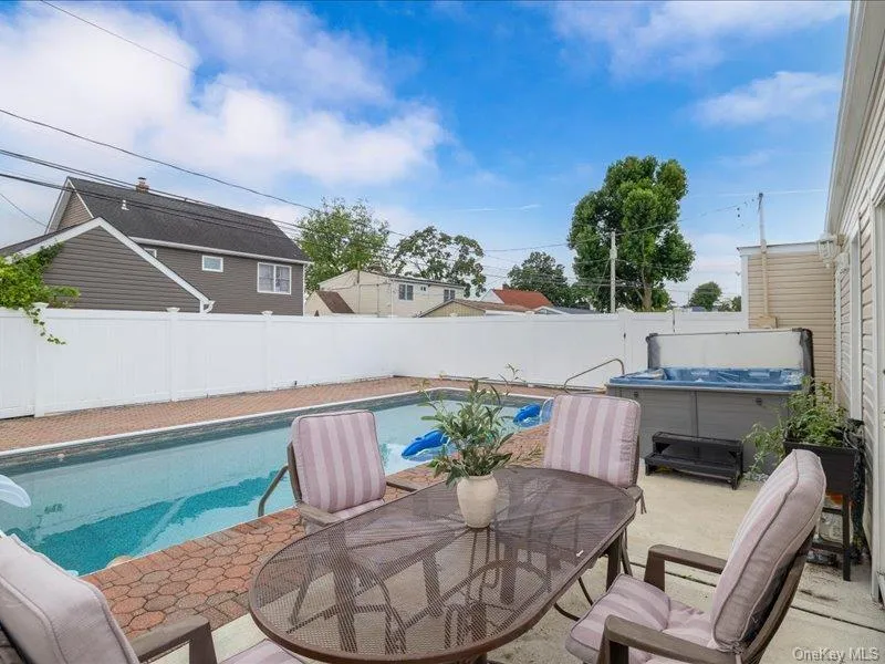 18 Old Farm Road, Hempstead, NY, 6 Bedrooms Bedrooms, 10 Rooms Rooms,2 BathroomsBathrooms,Residential,For Rent,Old Farm,0,1033238 18 Old Farm Road, Hempstead, NY, 6 Bedrooms Bedrooms, 10 Rooms Rooms,2 BathroomsBathrooms,Residential,For Rent,Old Farm,0,1033238