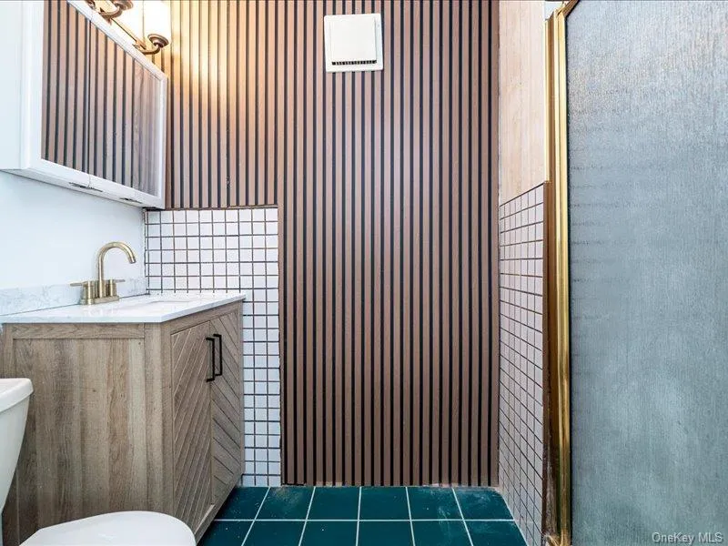 Full Bath Full Bath