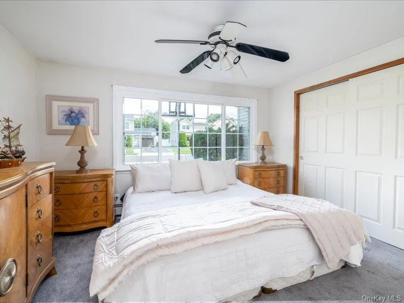 First Floor Large Bedroom with Closet First Floor Large Bedroom with Closet