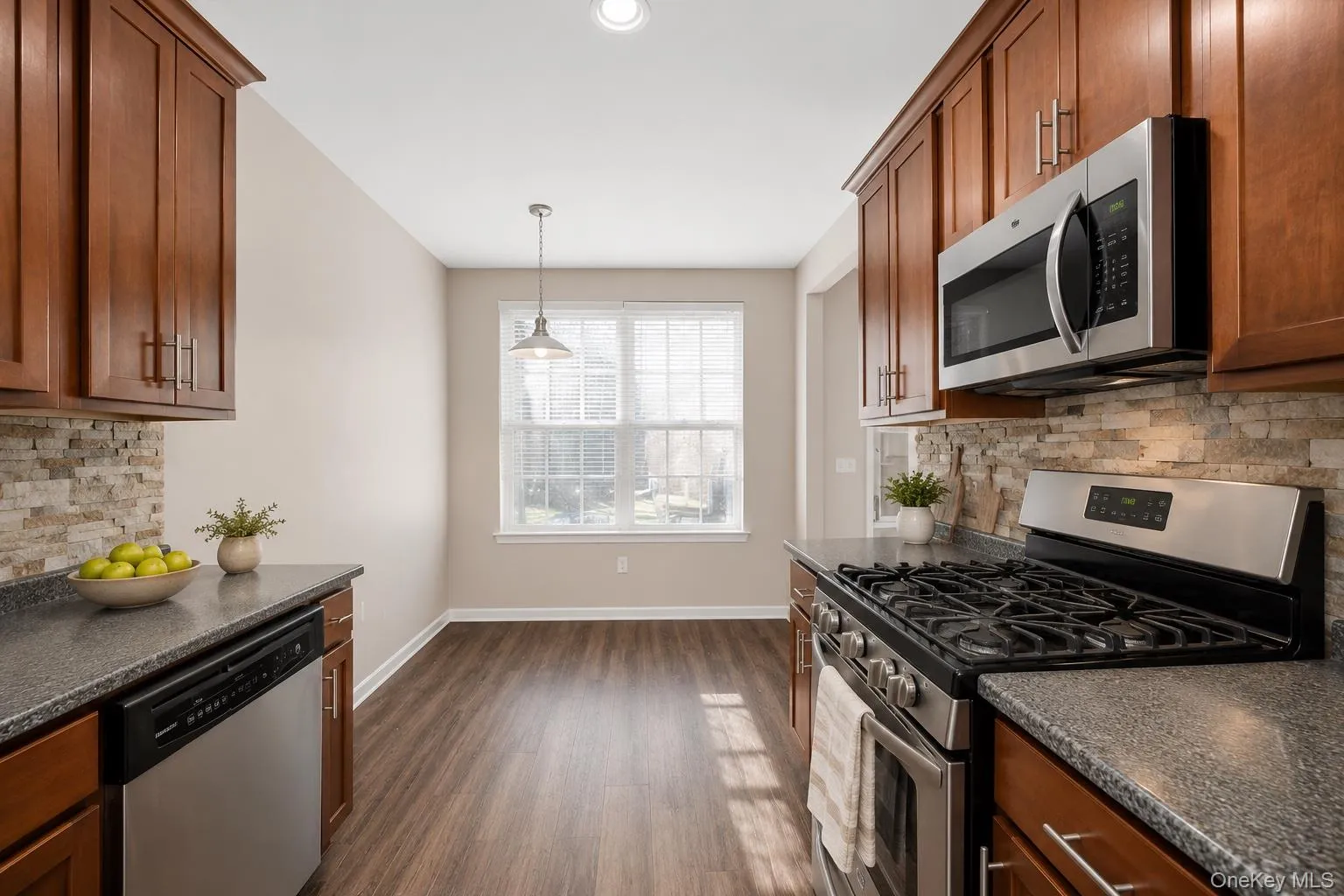4 Kless Court, Middletown, NY, 3 Bedrooms Bedrooms, 7 Rooms Rooms,2 BathroomsBathrooms,Residential,For Rent,Kless,0,1033242 4 Kless Court, Middletown, NY, 3 Bedrooms Bedrooms, 7 Rooms Rooms,2 BathroomsBathrooms,Residential,For Rent,Kless,0,1033242