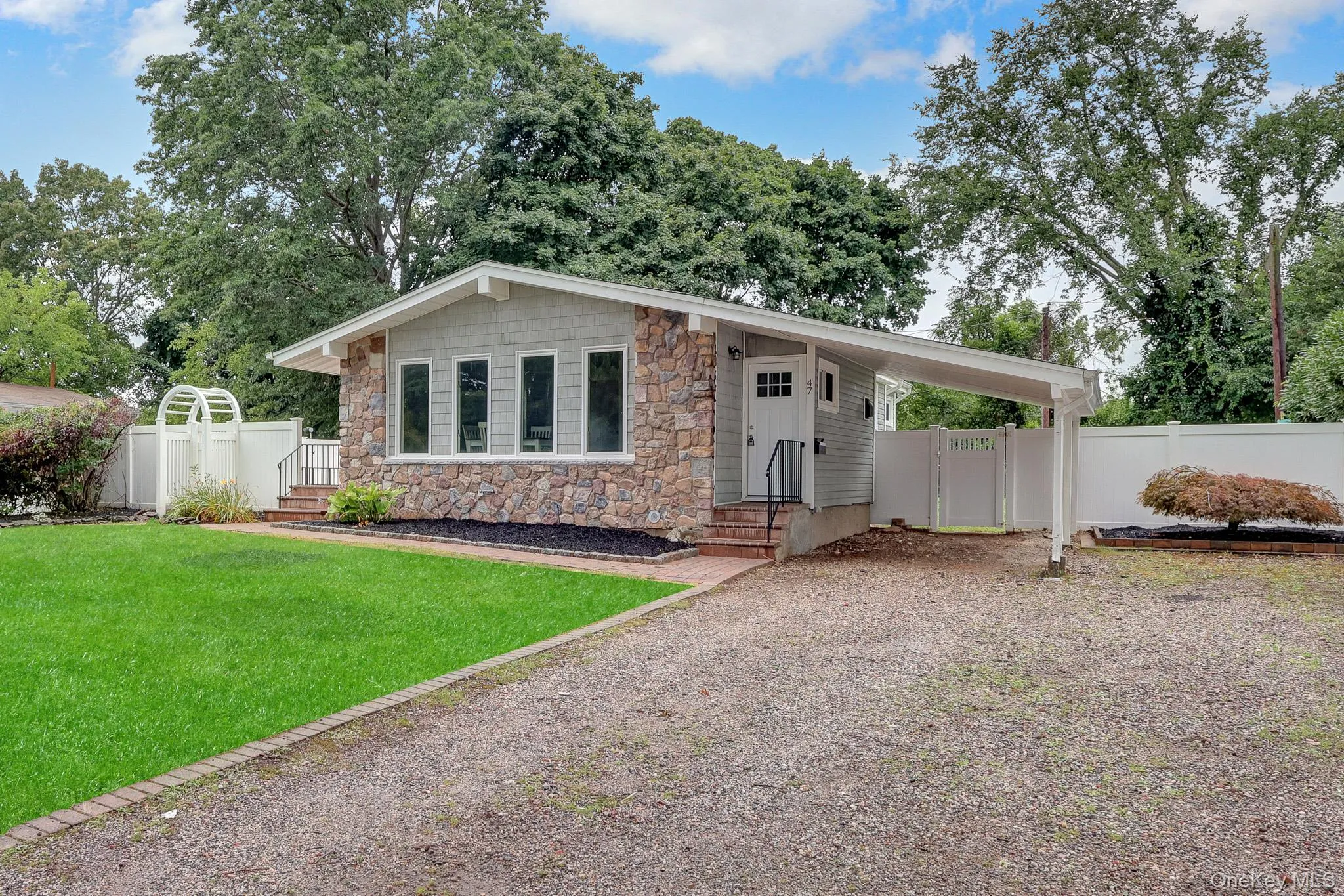 47 Hayrick Lane, Smithtown, NY, 3 Bedrooms Bedrooms, 8 Rooms Rooms,2 BathroomsBathrooms,Residential,For Rent,Hayrick,0,1033244 47 Hayrick Lane, Smithtown, NY, 3 Bedrooms Bedrooms, 8 Rooms Rooms,2 BathroomsBathrooms,Residential,For Rent,Hayrick,0,1033244