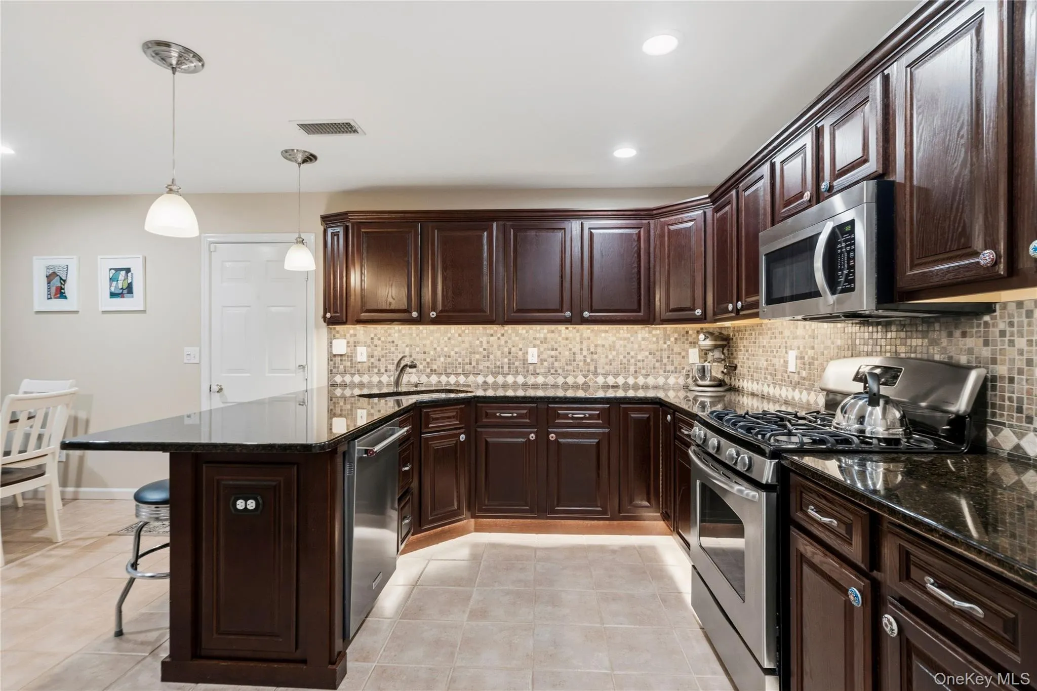 1 Gerriet Court, Huntington, NY, 3 Bedrooms Bedrooms, 7 Rooms Rooms,2 BathroomsBathrooms,Residential,For Rent,Gerriet,0,1033247 1 Gerriet Court, Huntington, NY, 3 Bedrooms Bedrooms, 7 Rooms Rooms,2 BathroomsBathrooms,Residential,For Rent,Gerriet,0,1033247