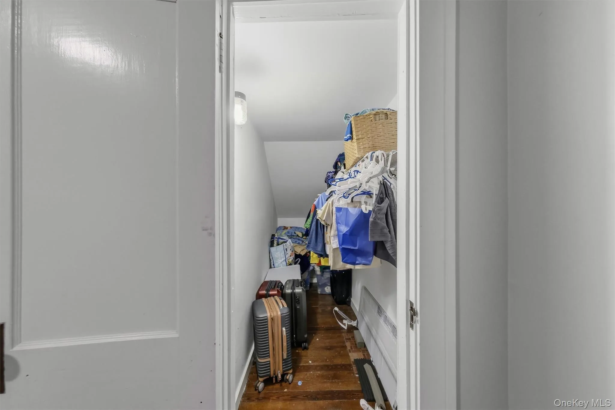 Walk-in closet bedroom 3 Walk-in closet bedroom 3