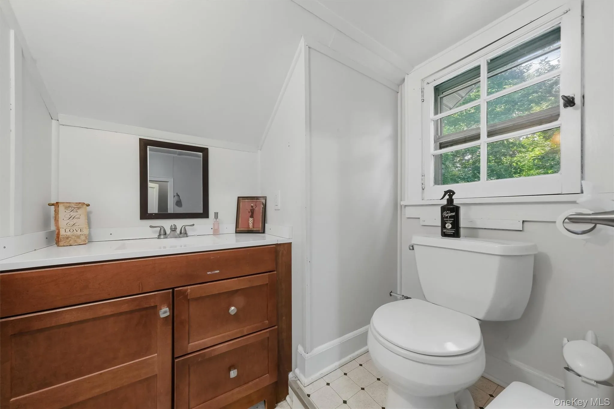 Half bath Primary Bedroom Half bath Primary Bedroom