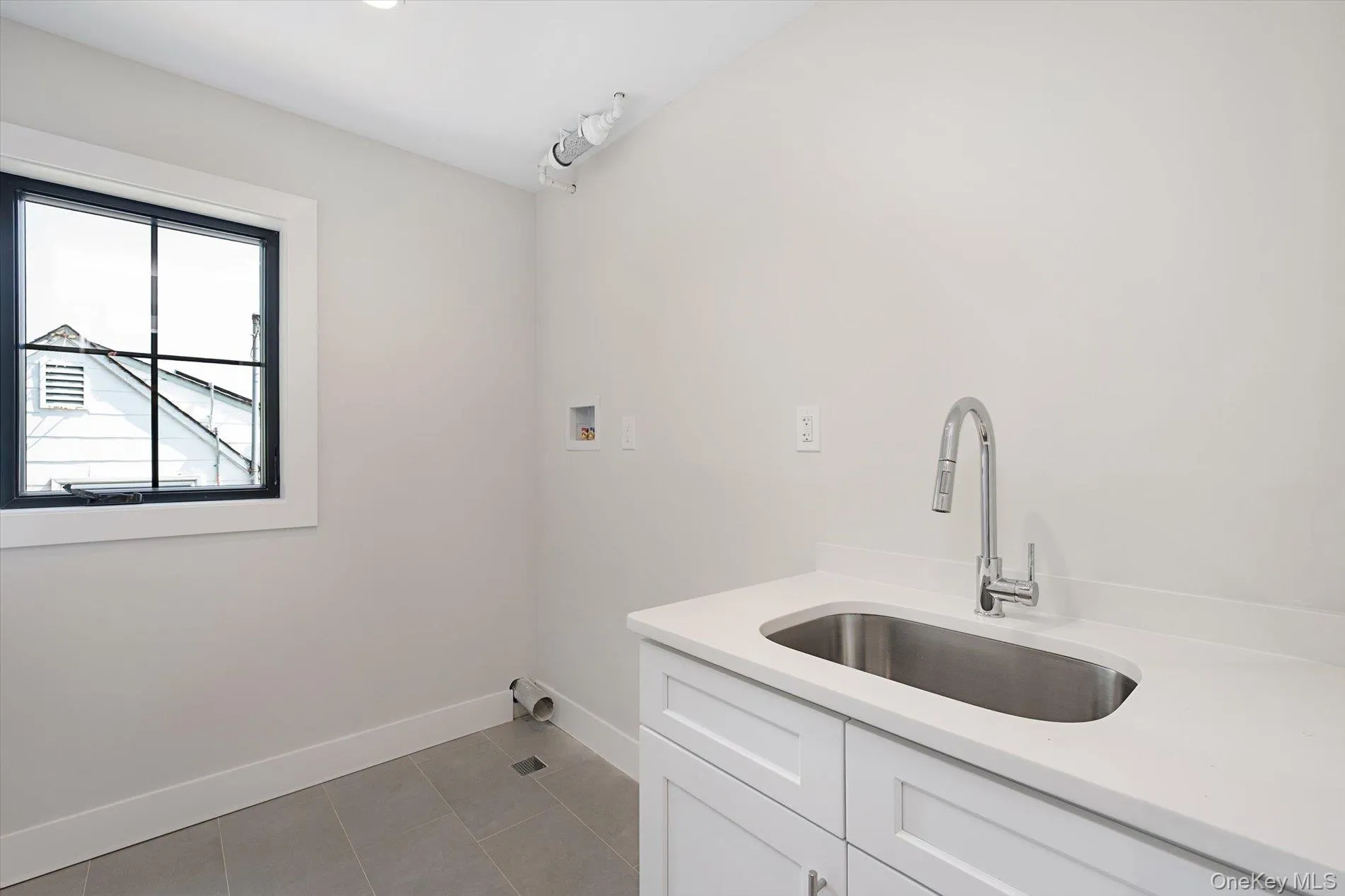 11 Forest Lane, Hempstead, NY, 5 Bedrooms Bedrooms, 15 Rooms Rooms,3 BathroomsBathrooms,Residential,For Rent,Forest,0,1033258 11 Forest Lane, Hempstead, NY, 5 Bedrooms Bedrooms, 15 Rooms Rooms,3 BathroomsBathrooms,Residential,For Rent,Forest,0,1033258