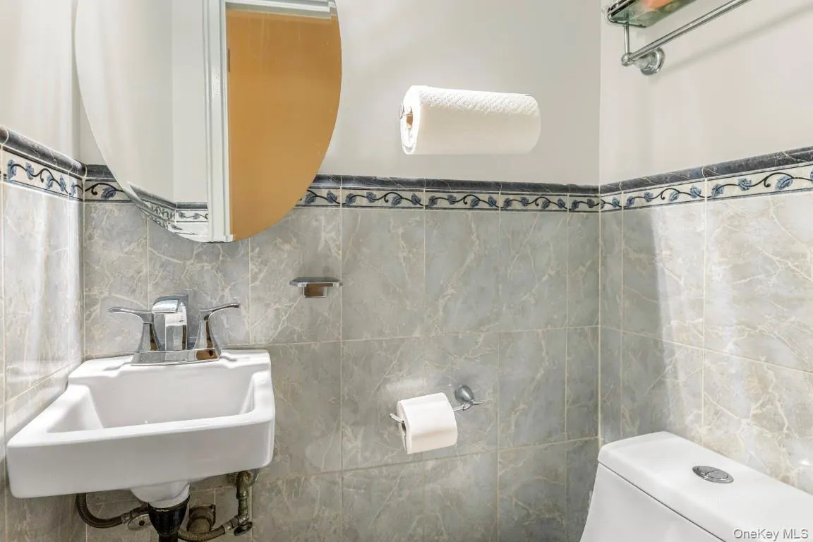 725 230th Street, New York, NY, 3 Bedrooms Bedrooms, 6 Rooms Rooms,1 BathroomBathrooms,Residential,For Rent,230th,0,1033263 725 230th Street, New York, NY, 3 Bedrooms Bedrooms, 6 Rooms Rooms,1 BathroomBathrooms,Residential,For Rent,230th,0,1033263