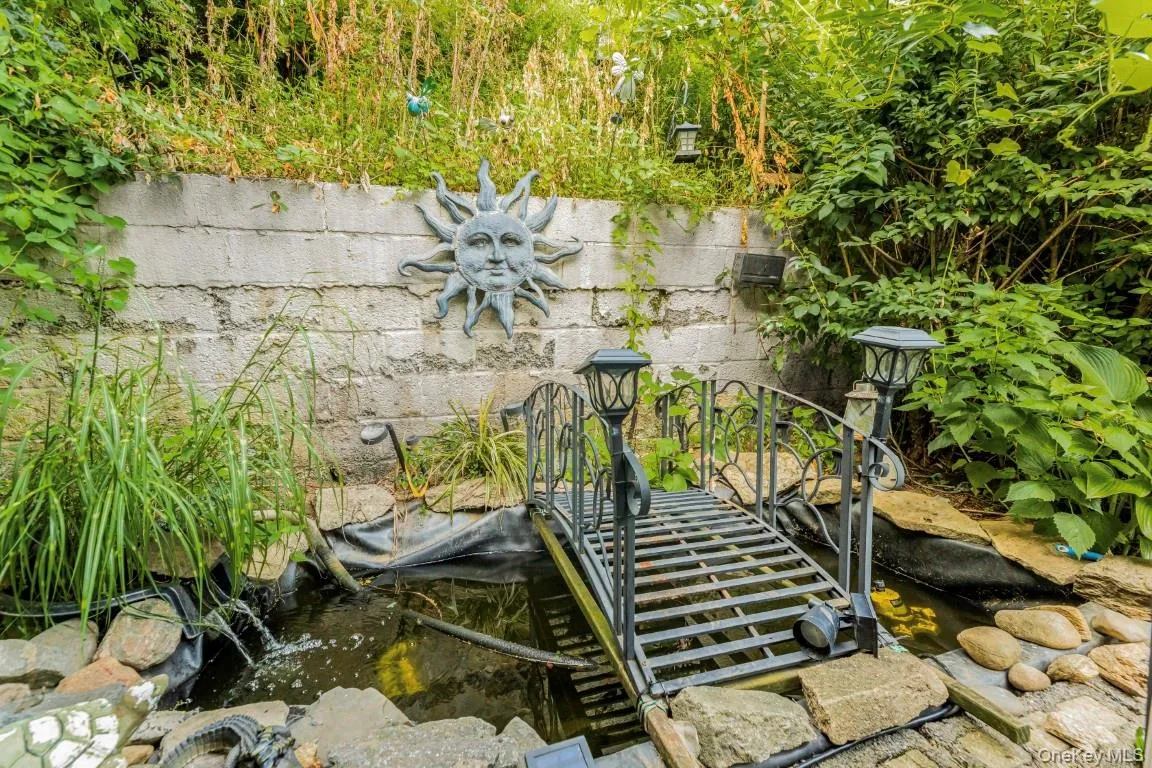 725 230th Street, New York, NY, 3 Bedrooms Bedrooms, 6 Rooms Rooms,1 BathroomBathrooms,Residential,For Rent,230th,0,1033263 725 230th Street, New York, NY, 3 Bedrooms Bedrooms, 6 Rooms Rooms,1 BathroomBathrooms,Residential,For Rent,230th,0,1033263