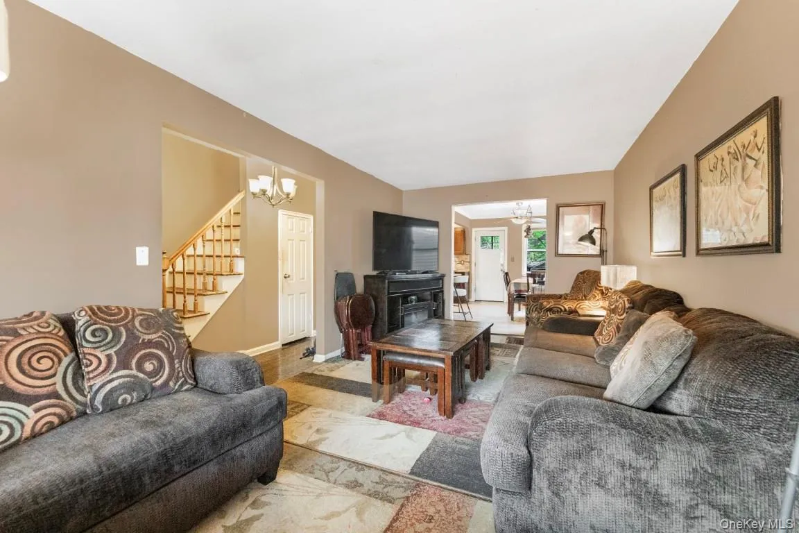 725 230th Street, New York, NY, 3 Bedrooms Bedrooms, 6 Rooms Rooms,1 BathroomBathrooms,Residential,For Rent,230th,0,1033263 725 230th Street, New York, NY, 3 Bedrooms Bedrooms, 6 Rooms Rooms,1 BathroomBathrooms,Residential,For Rent,230th,0,1033263