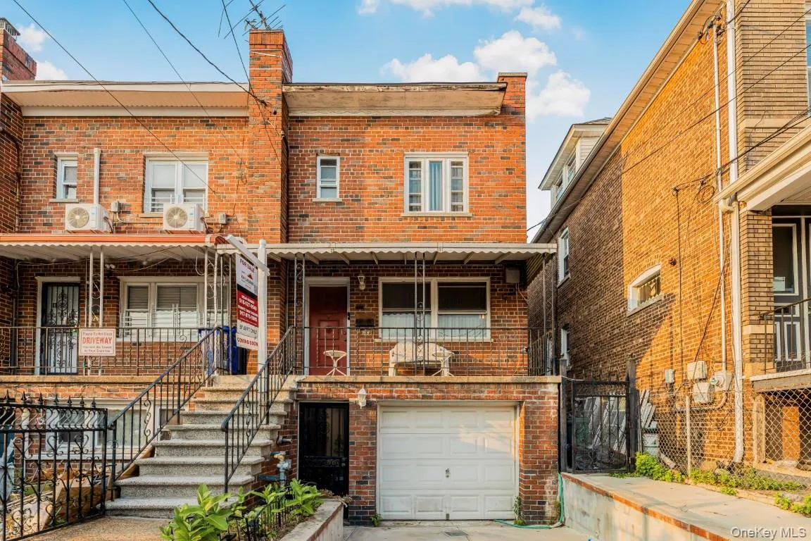 725 230th Street, New York, NY, 3 Bedrooms Bedrooms, 6 Rooms Rooms,1 BathroomBathrooms,Residential,For Rent,230th,0,1033263 725 230th Street, New York, NY, 3 Bedrooms Bedrooms, 6 Rooms Rooms,1 BathroomBathrooms,Residential,For Rent,230th,0,1033263