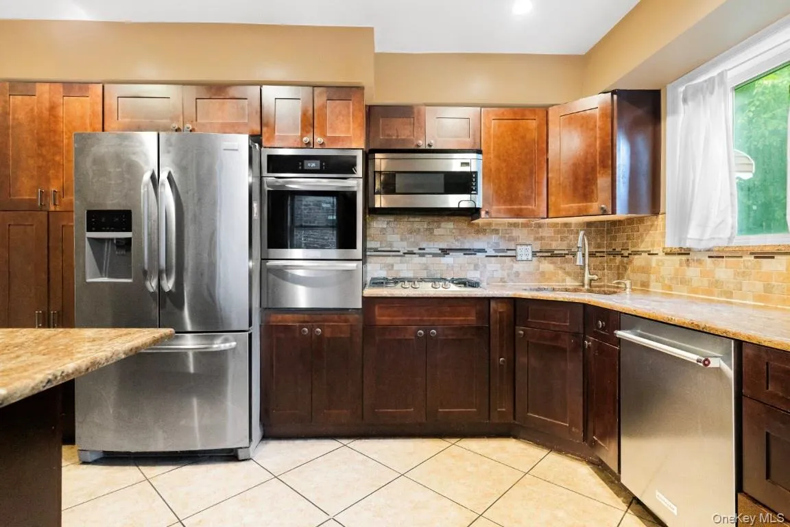725 230th Street, New York, NY, 3 Bedrooms Bedrooms, 6 Rooms Rooms,1 BathroomBathrooms,Residential,For Rent,230th,0,1033263 725 230th Street, New York, NY, 3 Bedrooms Bedrooms, 6 Rooms Rooms,1 BathroomBathrooms,Residential,For Rent,230th,0,1033263