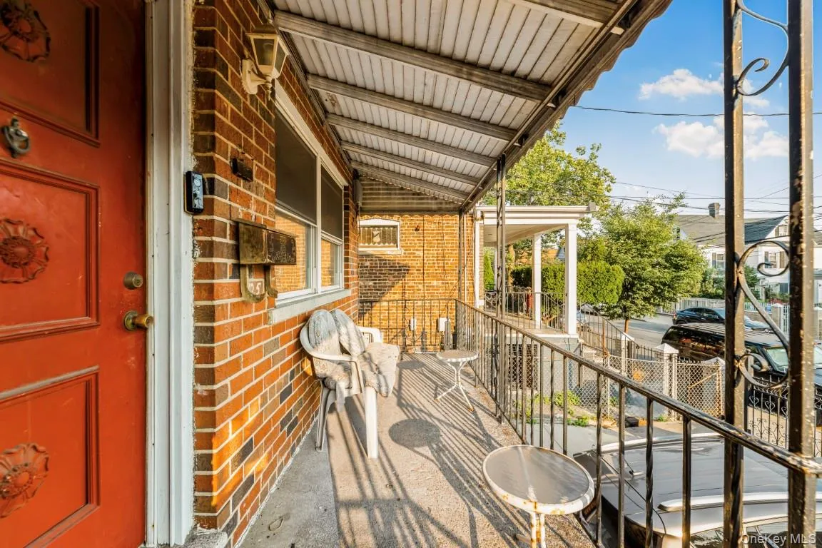 725 230th Street, New York, NY, 3 Bedrooms Bedrooms, 6 Rooms Rooms,1 BathroomBathrooms,Residential,For Rent,230th,0,1033263 725 230th Street, New York, NY, 3 Bedrooms Bedrooms, 6 Rooms Rooms,1 BathroomBathrooms,Residential,For Rent,230th,0,1033263