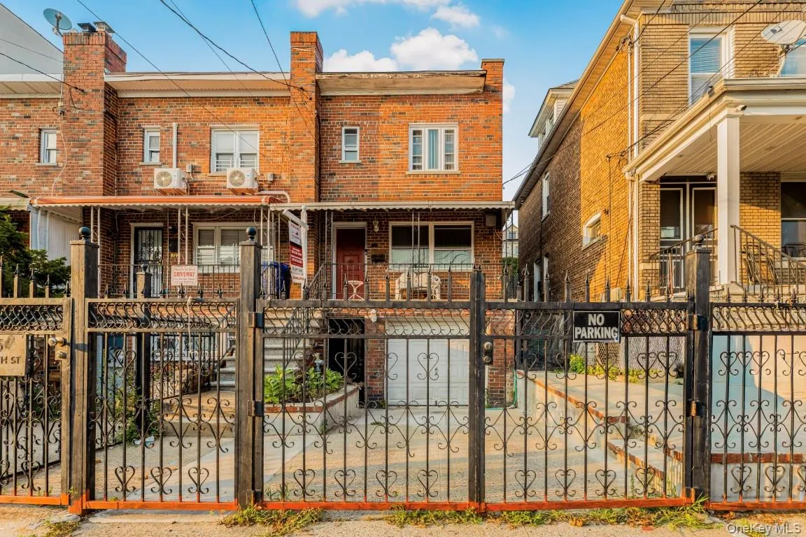 725 230th Street, New York, NY, 3 Bedrooms Bedrooms, 6 Rooms Rooms,1 BathroomBathrooms,Residential,For Rent,230th,0,1033263 725 230th Street, New York, NY, 3 Bedrooms Bedrooms, 6 Rooms Rooms,1 BathroomBathrooms,Residential,For Rent,230th,0,1033263